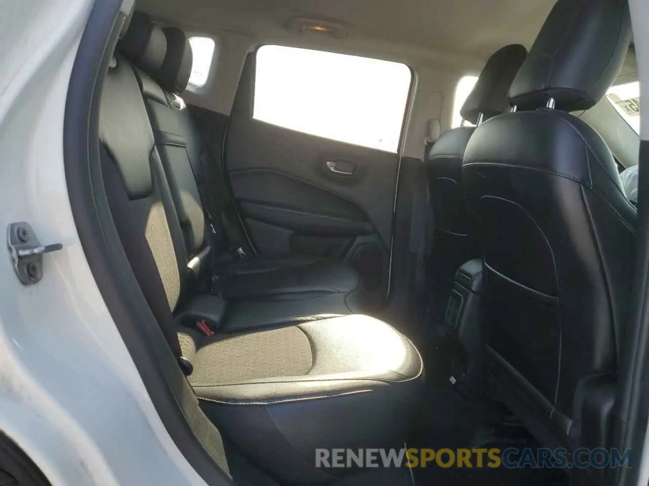 12 Photograph of a damaged car 3C4NJDBB6KT839715 JEEP COMPASS 2019