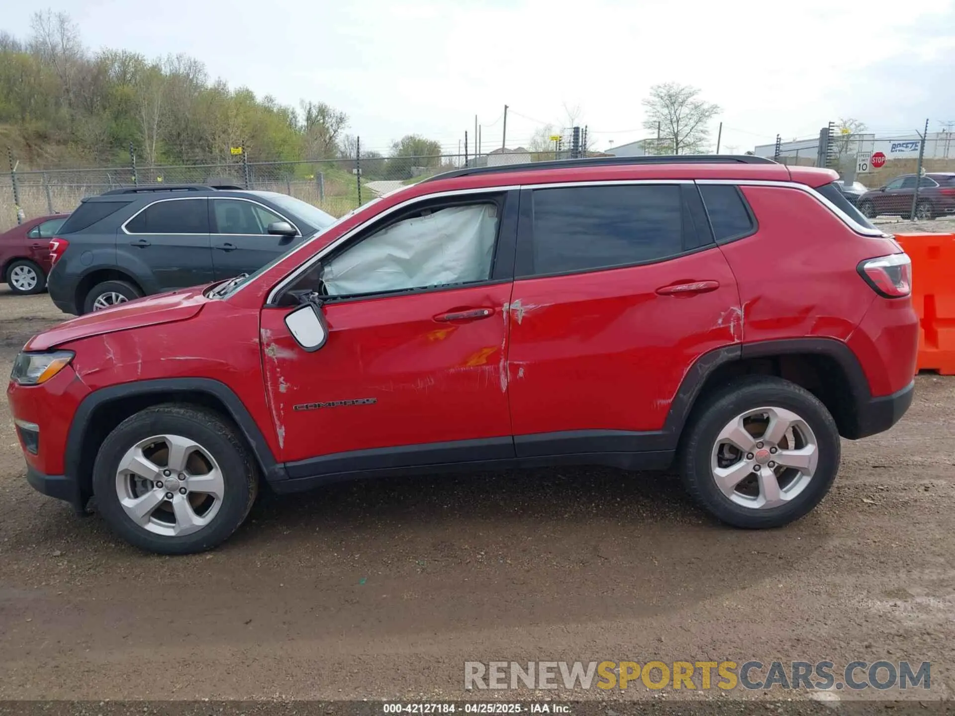 14 Photograph of a damaged car 3C4NJDBB6KT849953 JEEP COMPASS 2019