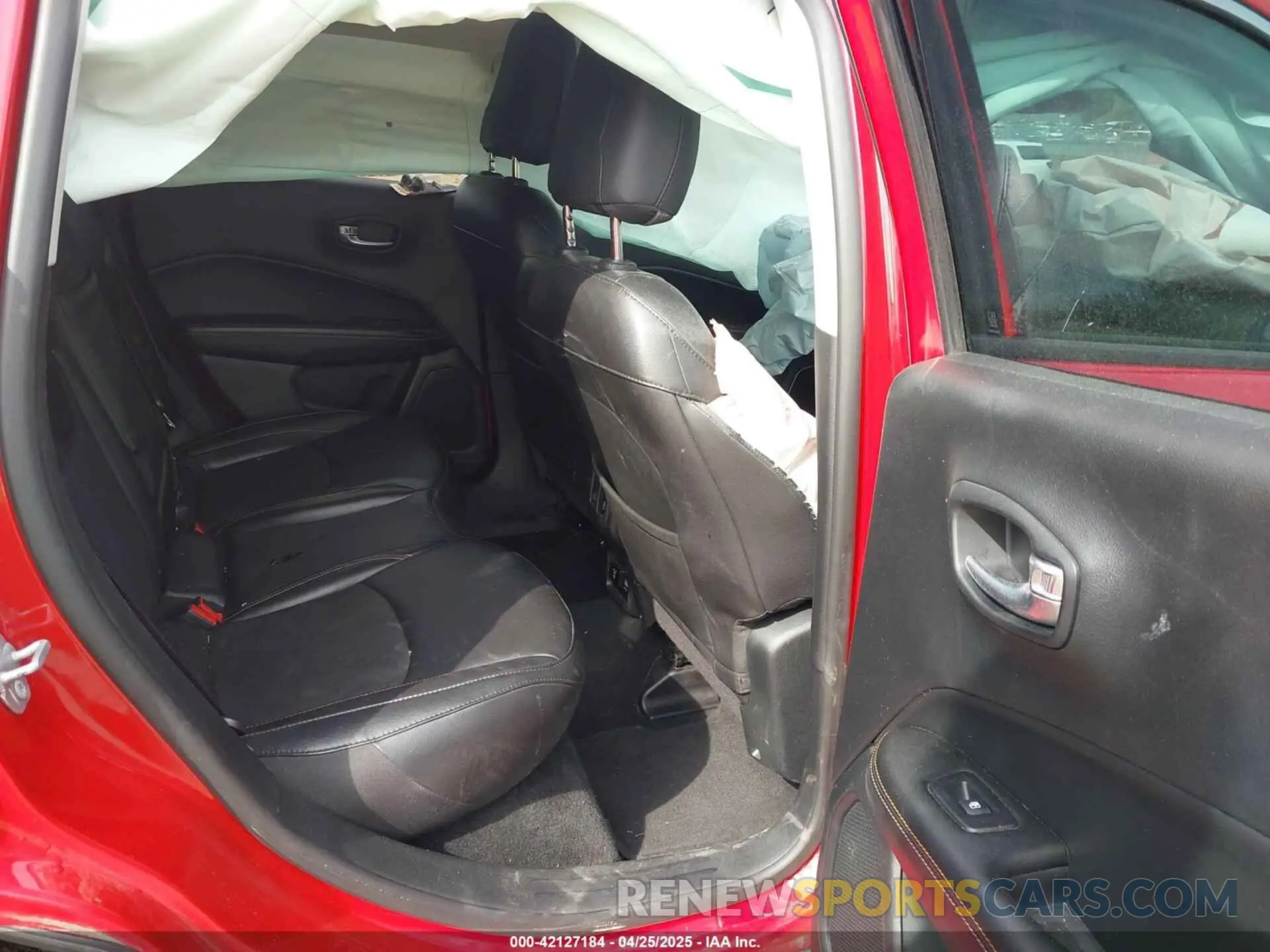 8 Photograph of a damaged car 3C4NJDBB6KT849953 JEEP COMPASS 2019