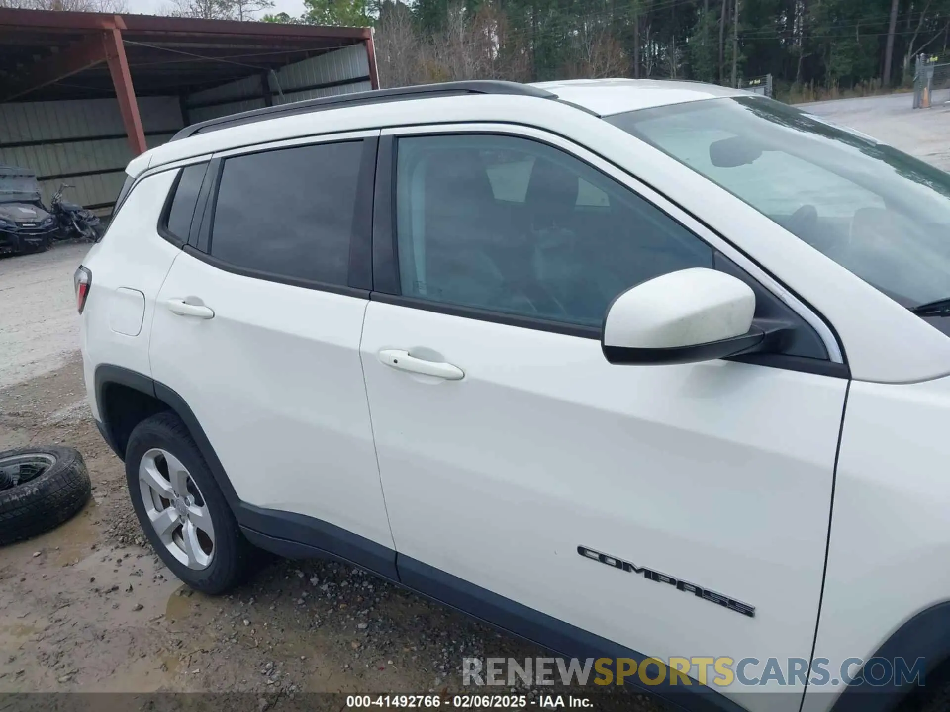 14 Photograph of a damaged car 3C4NJDBB7KT599834 JEEP COMPASS 2019