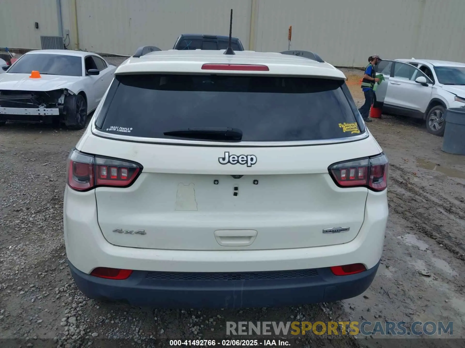 17 Photograph of a damaged car 3C4NJDBB7KT599834 JEEP COMPASS 2019