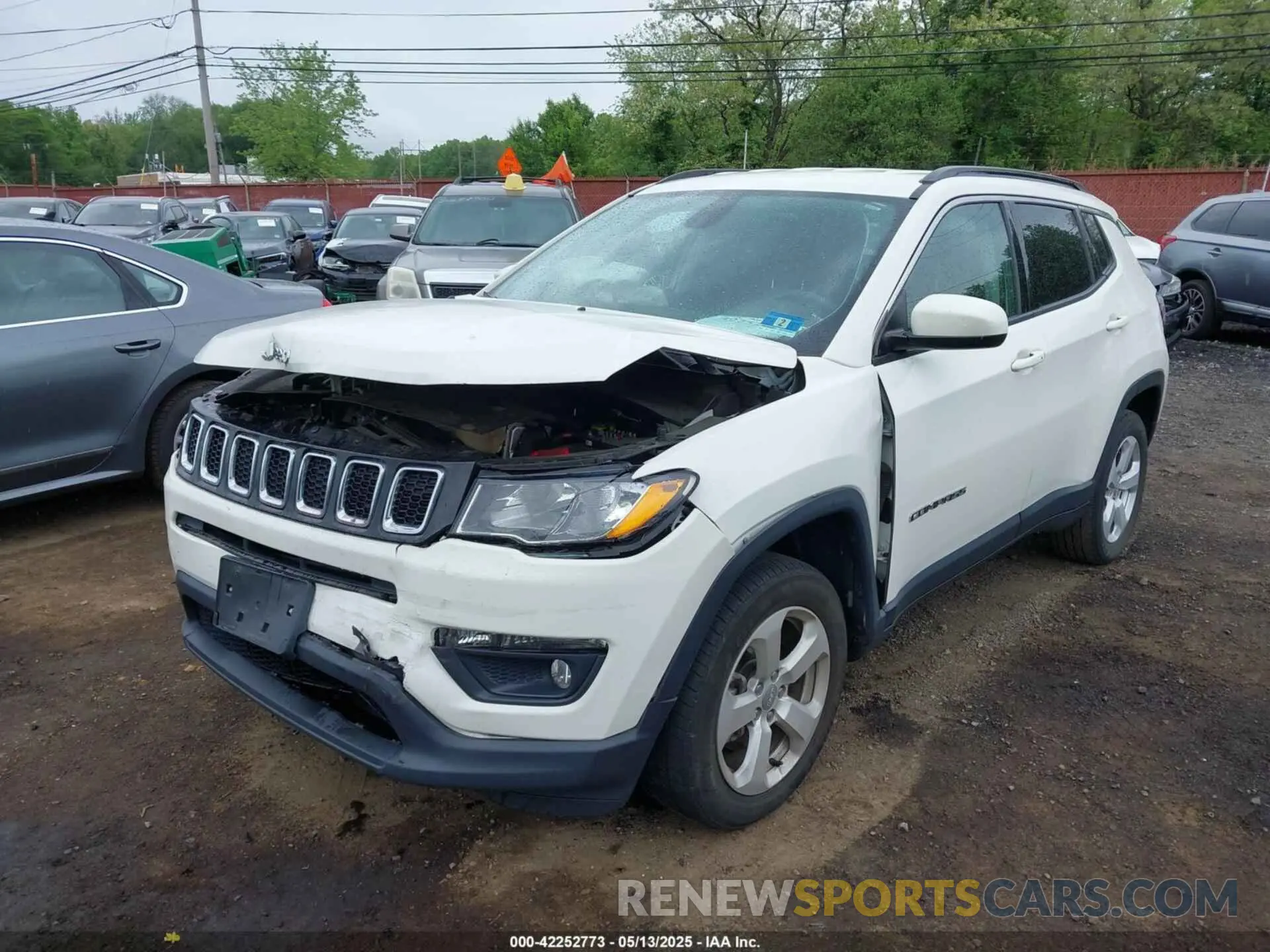 17 Photograph of a damaged car 3C4NJDBB7KT689257 JEEP COMPASS 2019
