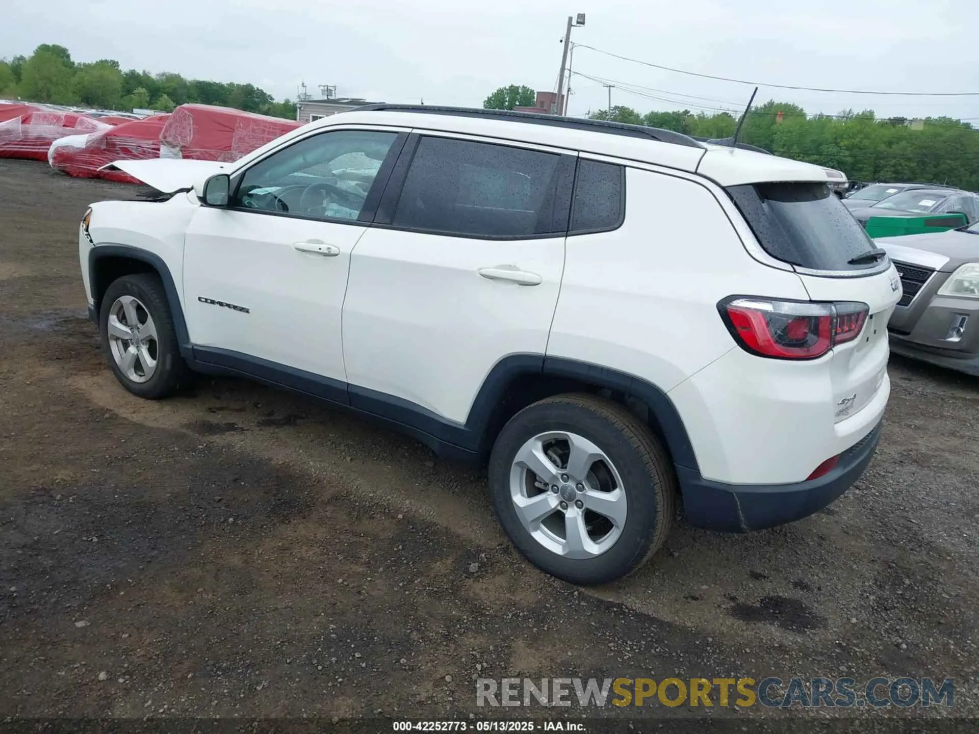 3 Photograph of a damaged car 3C4NJDBB7KT689257 JEEP COMPASS 2019