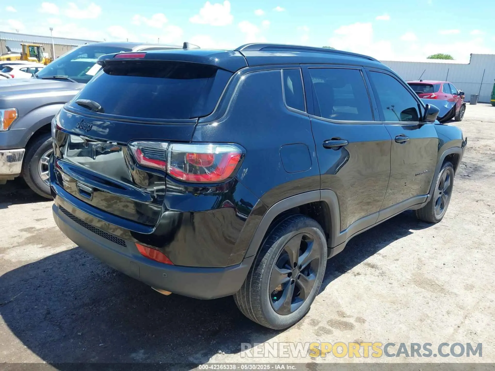 4 Photograph of a damaged car 3C4NJDBB7KT723889 JEEP COMPASS 2019
