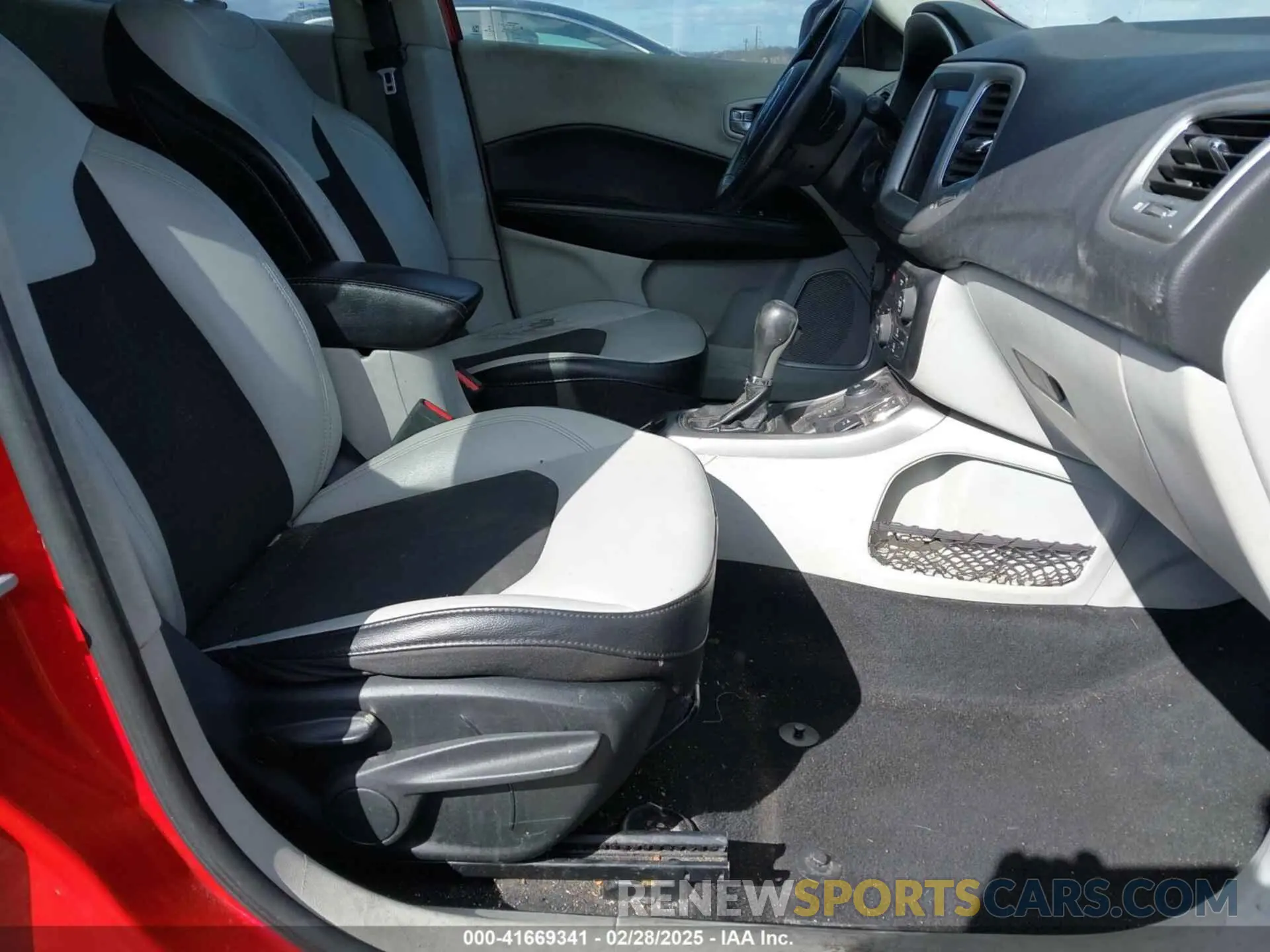 5 Фотография поврежденного автомобиля 3C4NJDBB7KT828772 JEEP COMPASS 2019