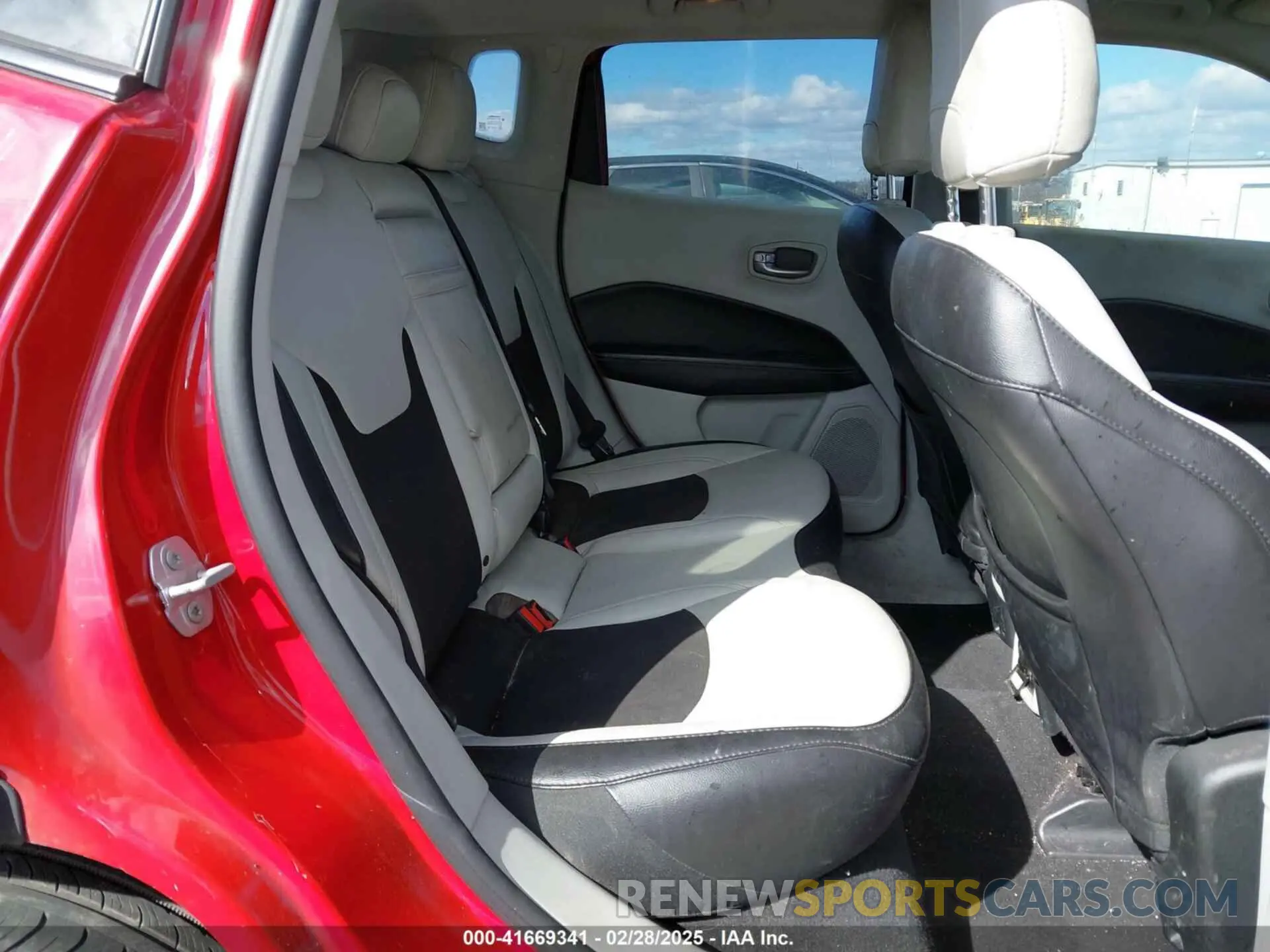 8 Фотография поврежденного автомобиля 3C4NJDBB7KT828772 JEEP COMPASS 2019