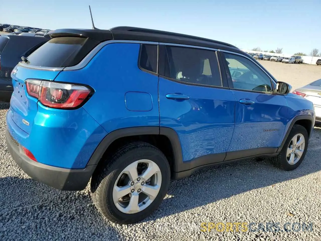 3 Photograph of a damaged car 3C4NJDBB8KT629097 JEEP COMPASS 2019