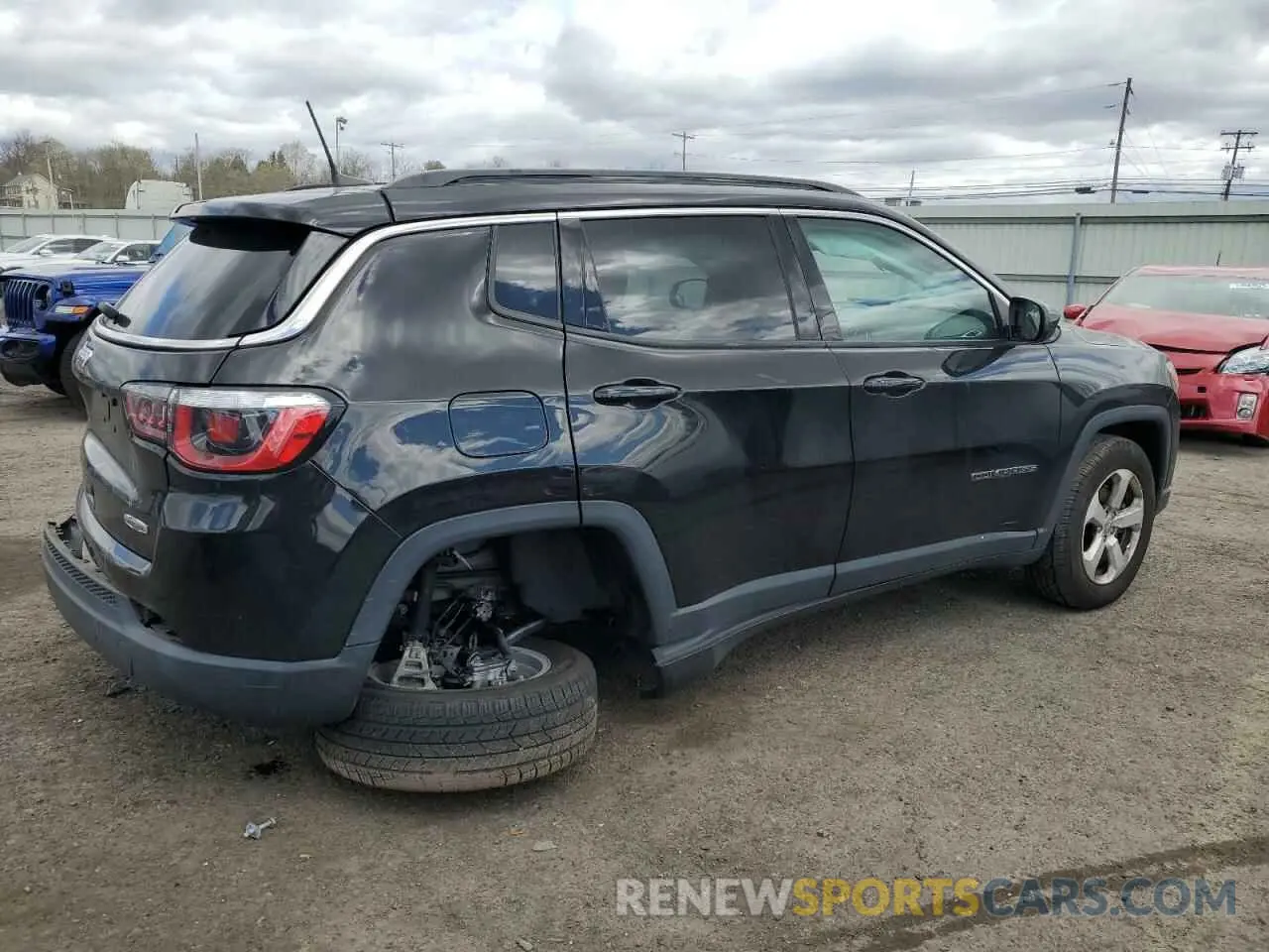 3 Photograph of a damaged car 3C4NJDBB8KT630248 JEEP COMPASS 2019