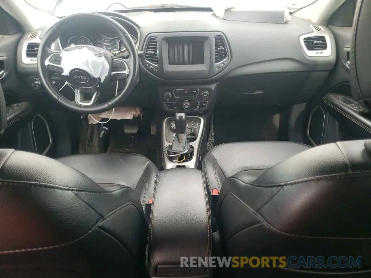 8 Photograph of a damaged car 3C4NJDBB8KT760837 JEEP COMPASS 2019