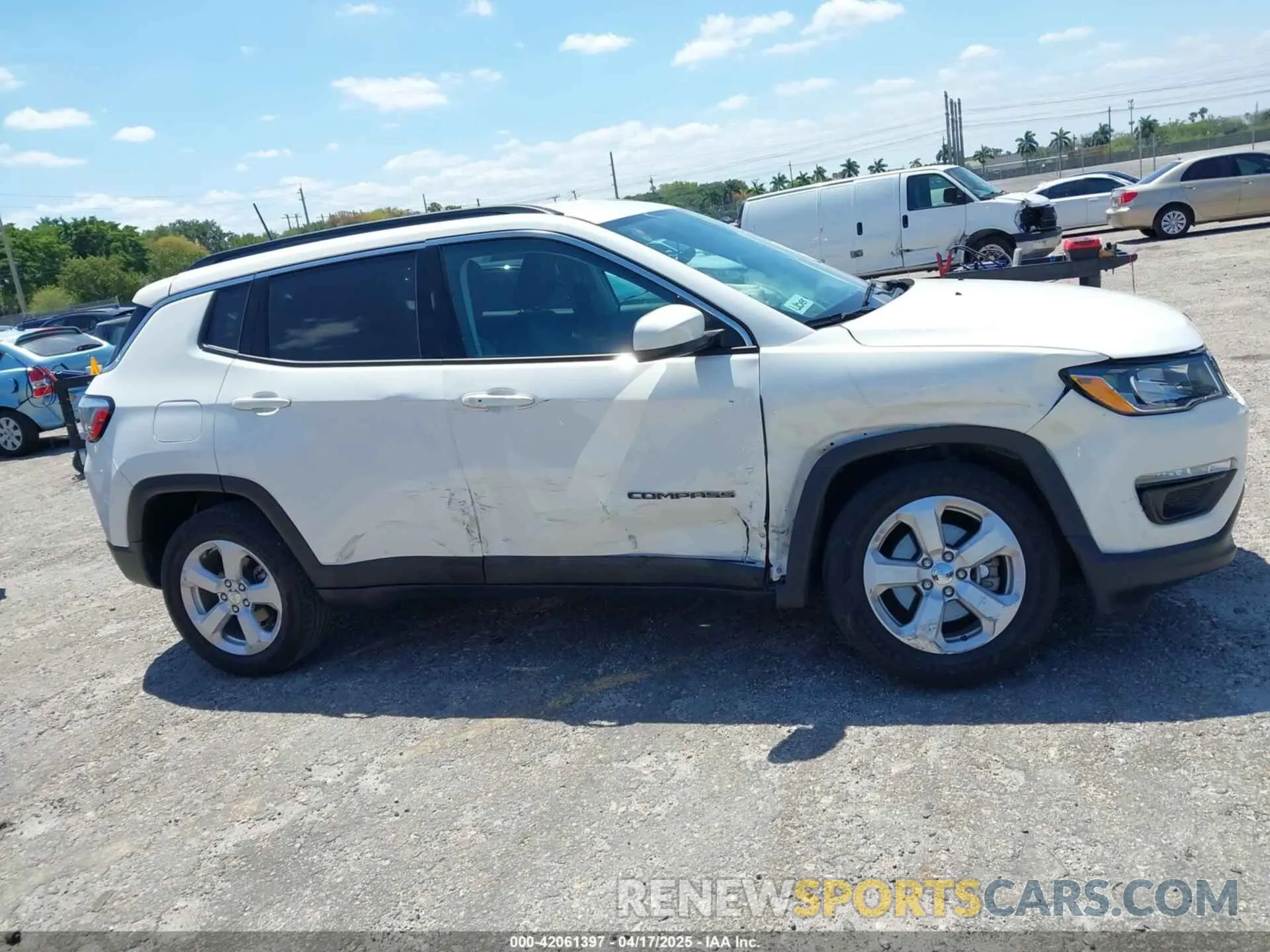 13 Фотография поврежденного автомобиля 3C4NJDBB8KT847766 JEEP COMPASS 2019
