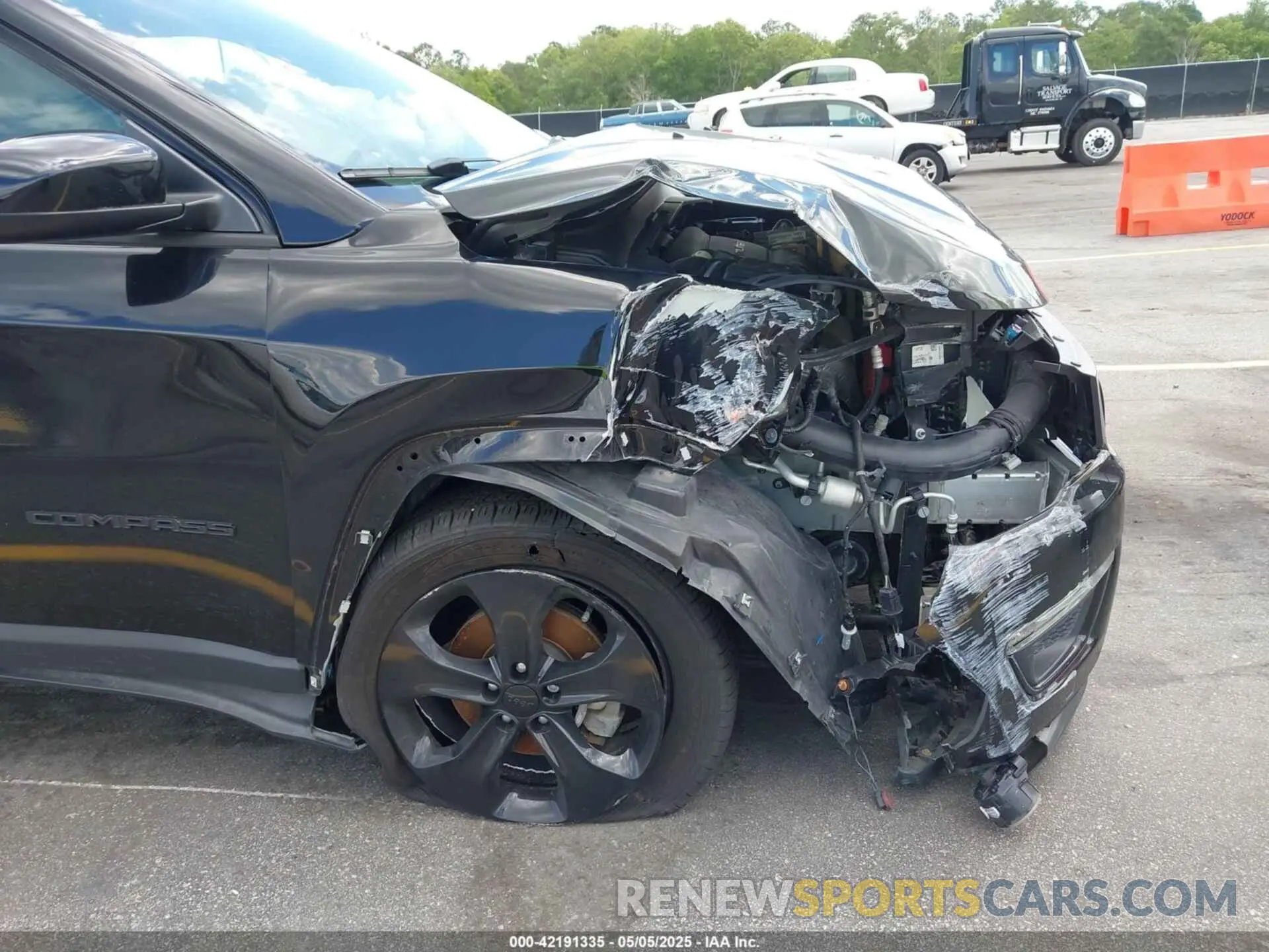 18 Фотография поврежденного автомобиля 3C4NJDBB9KT601373 JEEP COMPASS 2019