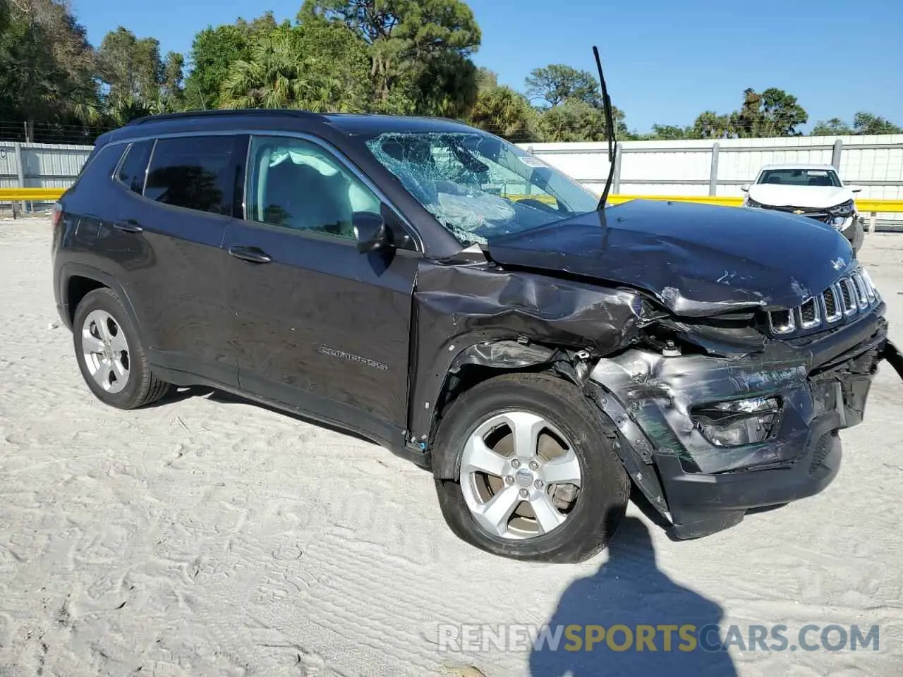 4 Фотография поврежденного автомобиля 3C4NJDBB9KT665820 JEEP COMPASS 2019
