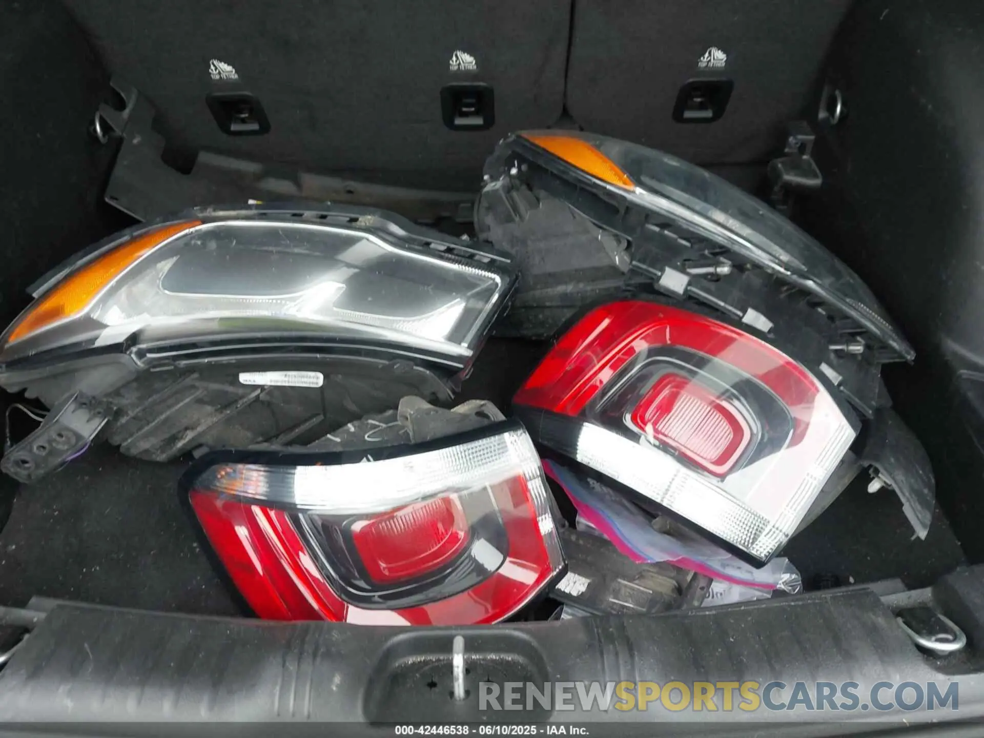 12 Photograph of a damaged car 3C4NJDBB9KT834332 JEEP COMPASS 2019