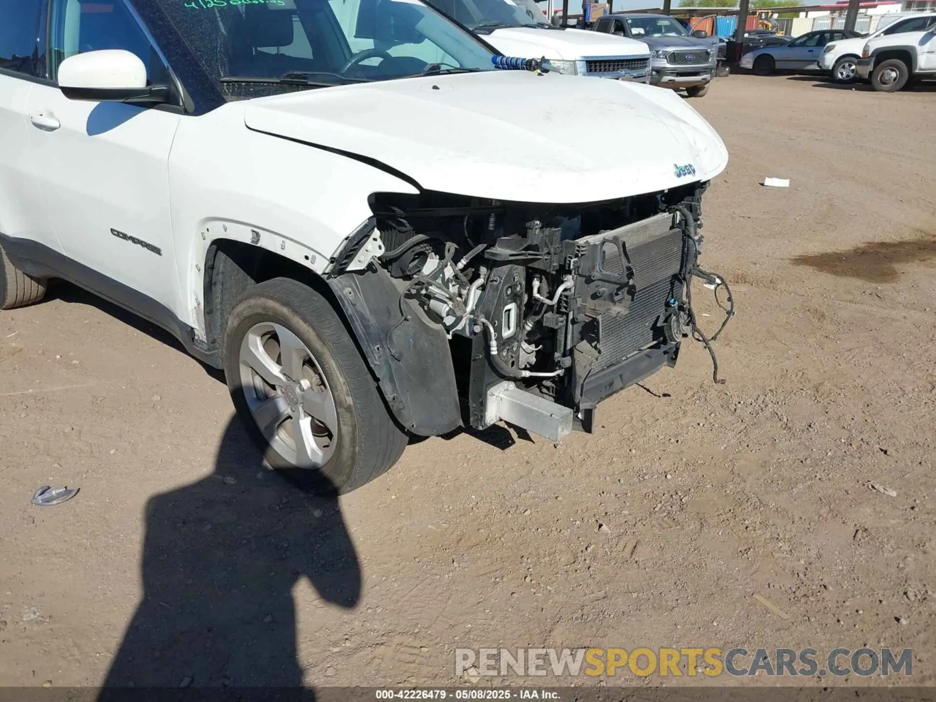 18 Photograph of a damaged car 3C4NJDBBXKT682870 JEEP COMPASS 2019