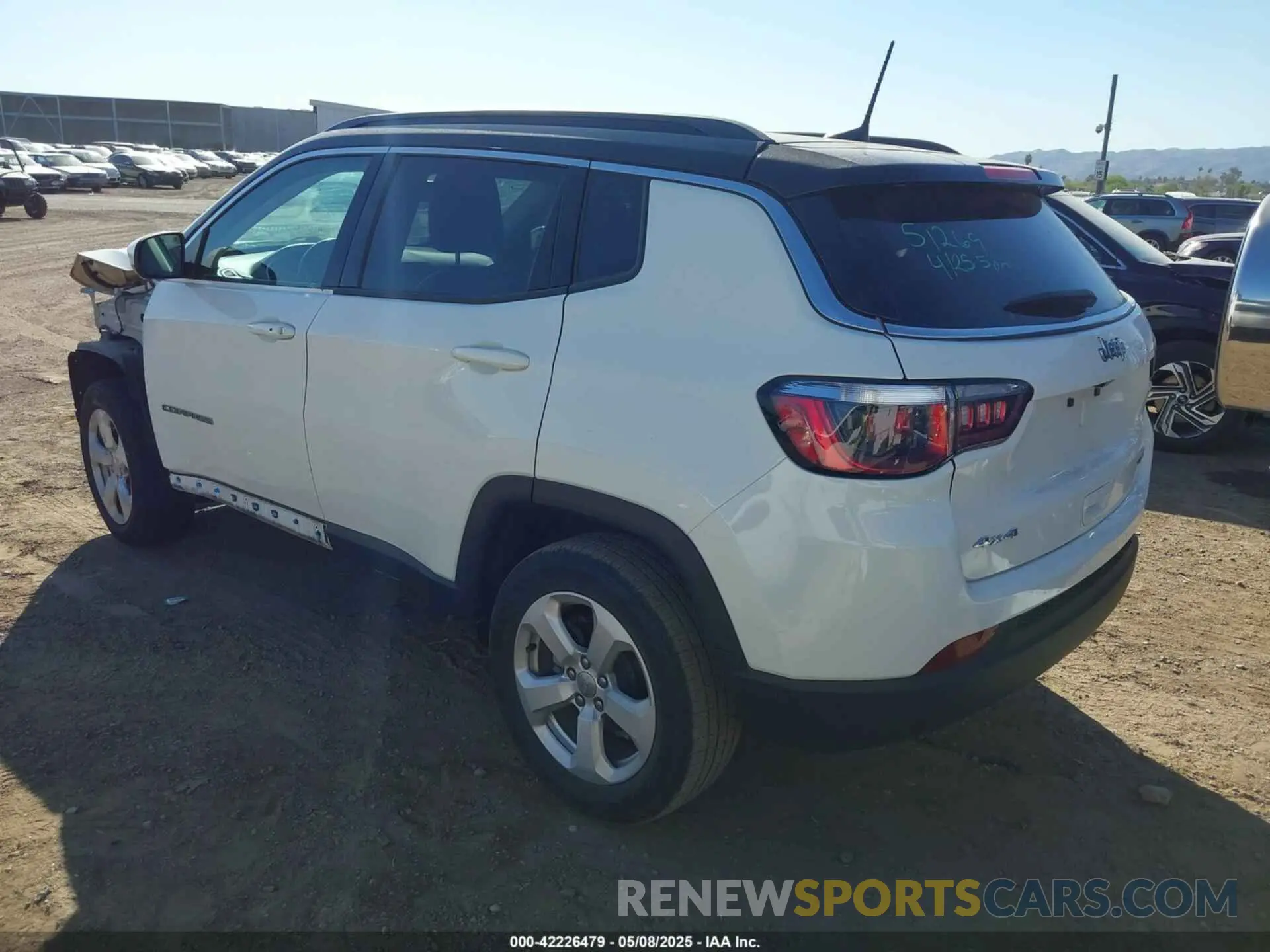 3 Photograph of a damaged car 3C4NJDBBXKT682870 JEEP COMPASS 2019