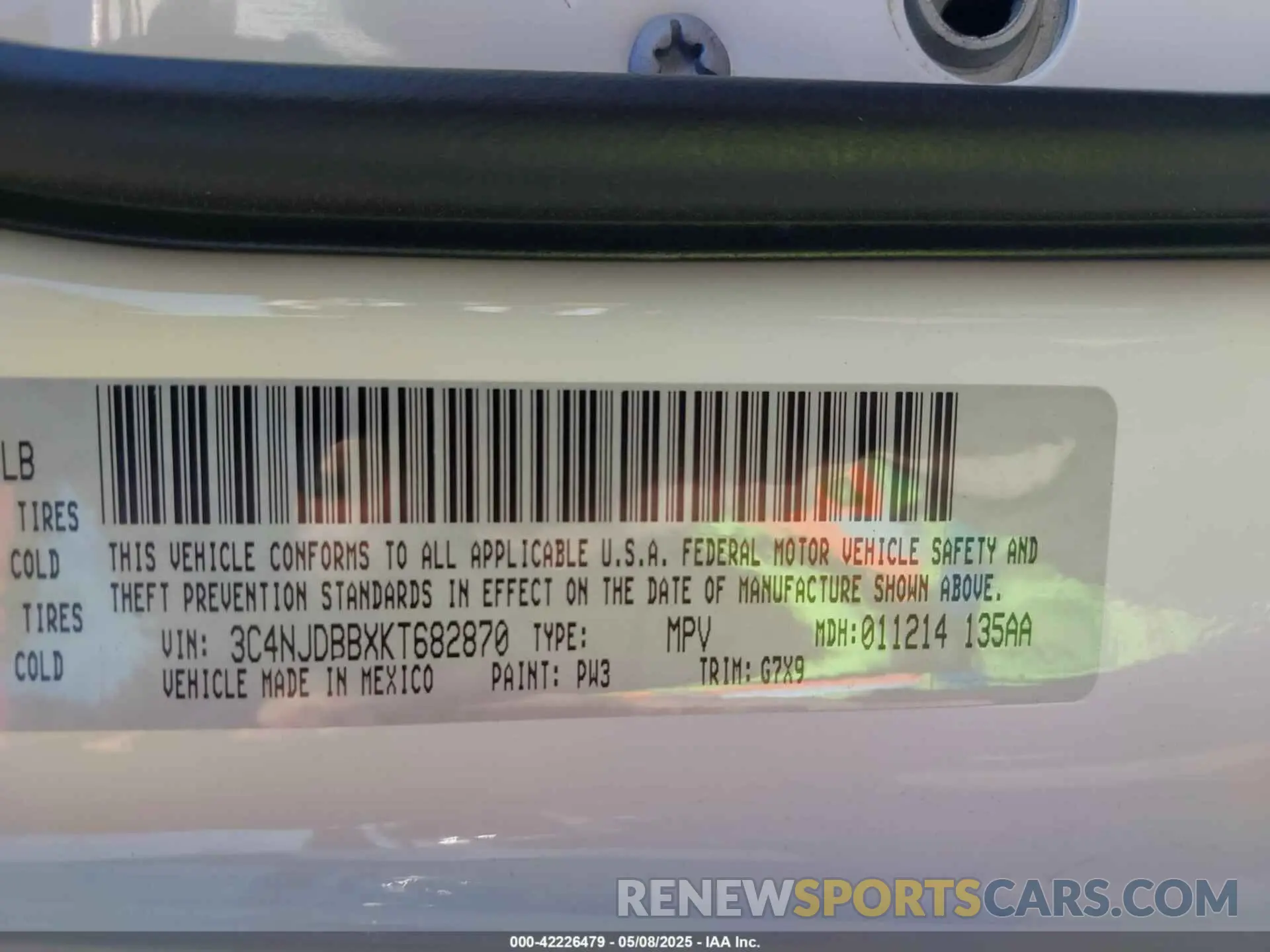 9 Photograph of a damaged car 3C4NJDBBXKT682870 JEEP COMPASS 2019