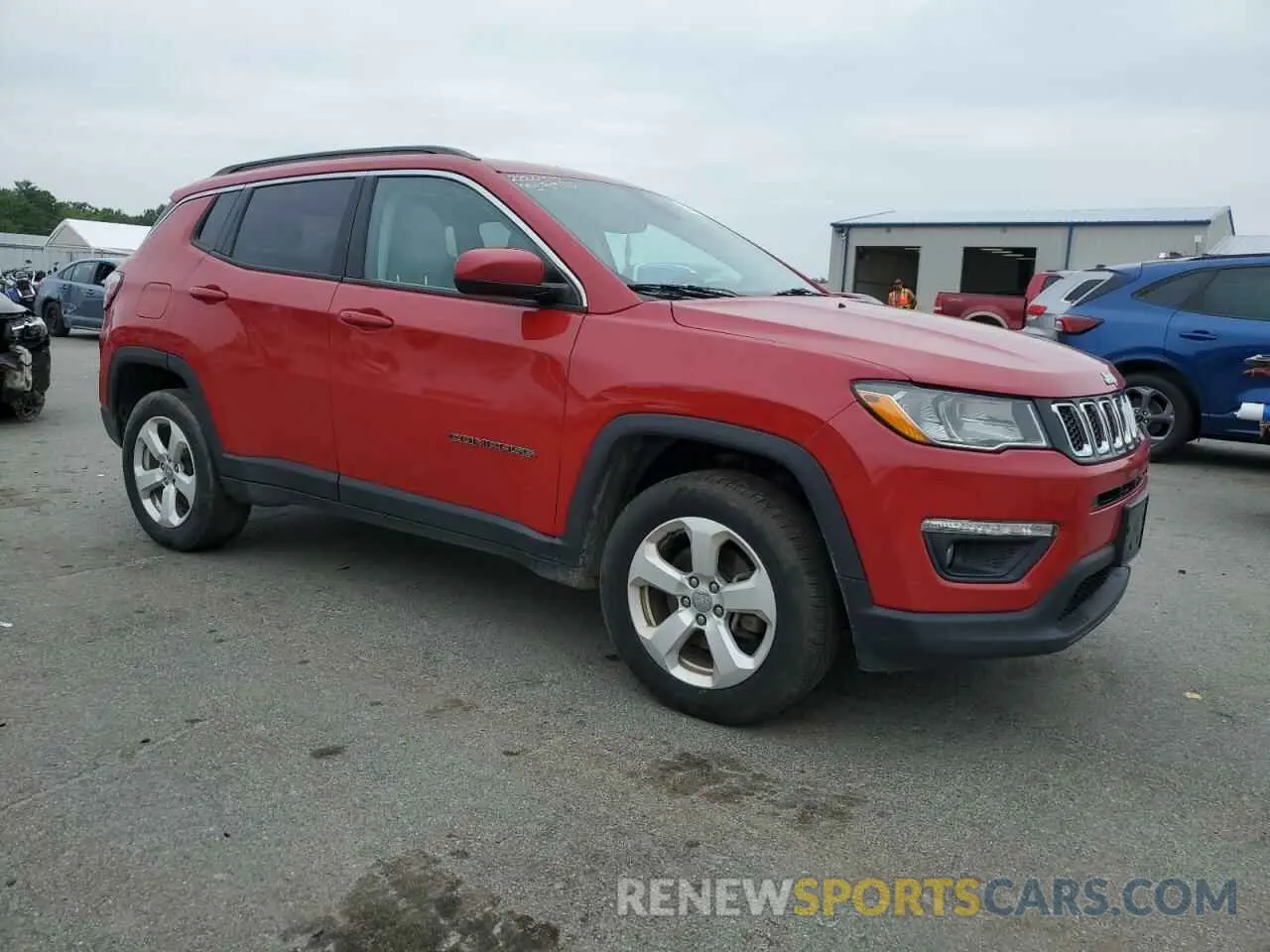 4 Photograph of a damaged car 3C4NJDBBXKT690743 JEEP COMPASS 2019