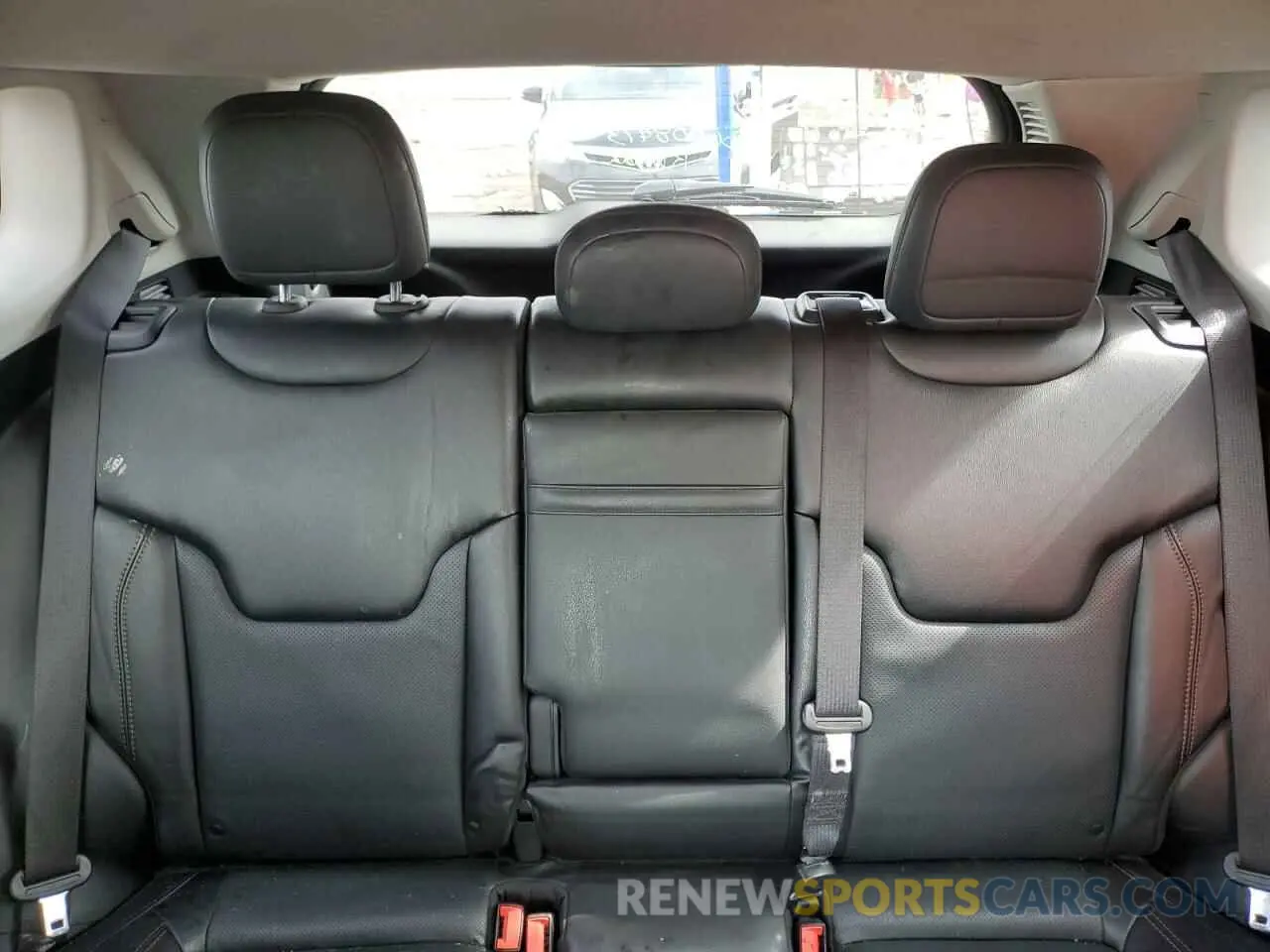 10 Photograph of a damaged car 3C4NJDCB1KT806250 JEEP COMPASS 2019