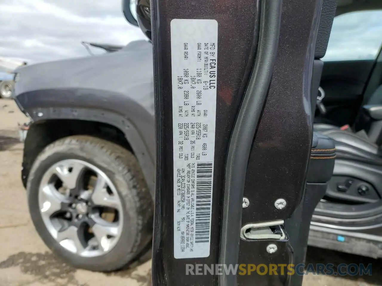 14 Photograph of a damaged car 3C4NJDCB1KT806250 JEEP COMPASS 2019