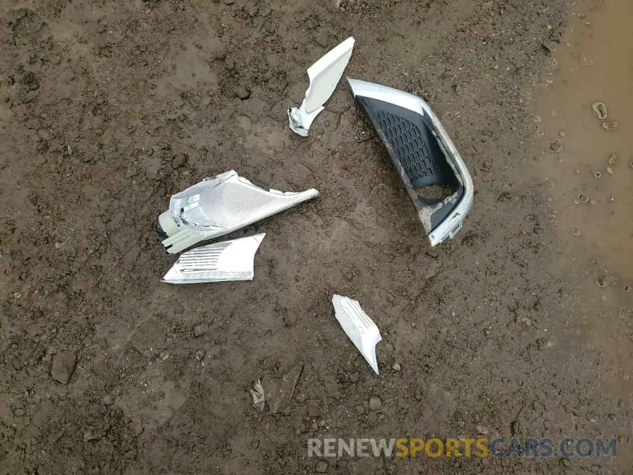 13 Photograph of a damaged car 3C4NJDCB1KT826322 JEEP COMPASS 2019