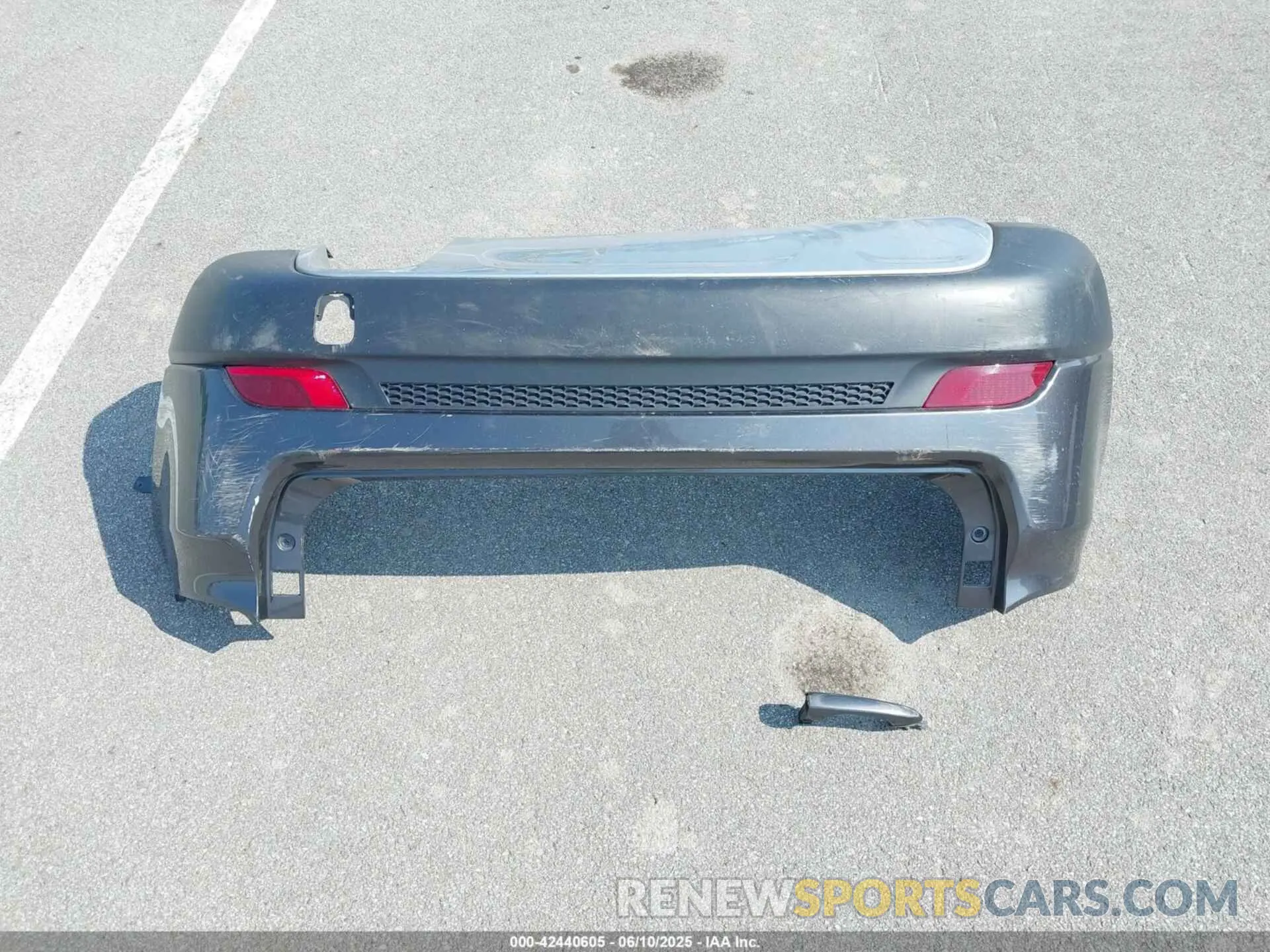 12 Photograph of a damaged car 3C4NJDCB2KT734474 JEEP COMPASS 2019