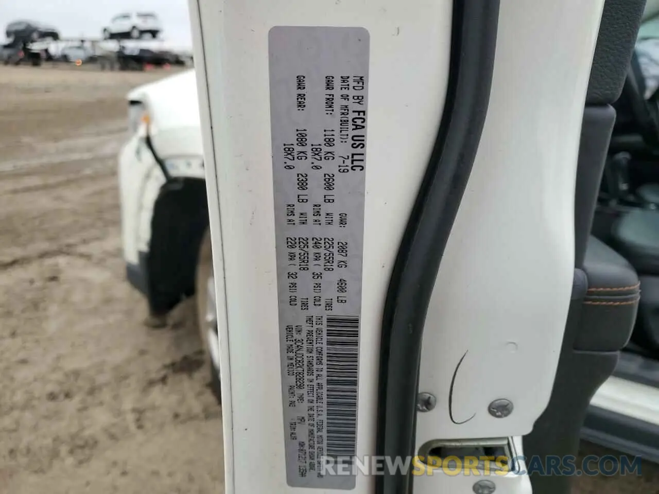 15 Photograph of a damaged car 3C4NJDCB2KT828290 JEEP COMPASS 2019