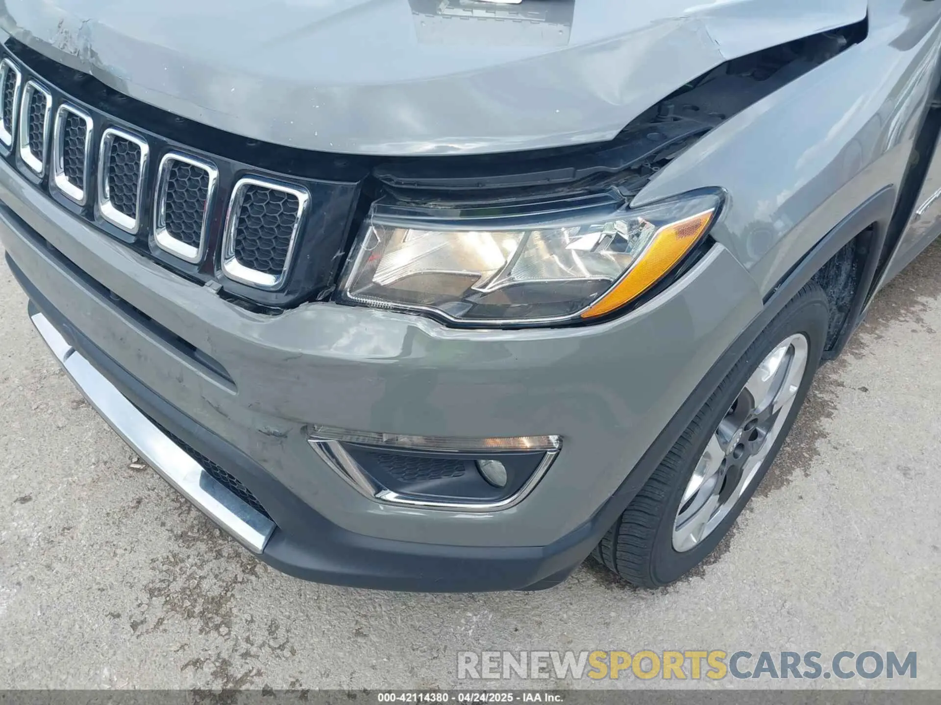 6 Photograph of a damaged car 3C4NJDCB3KT734161 JEEP COMPASS 2019