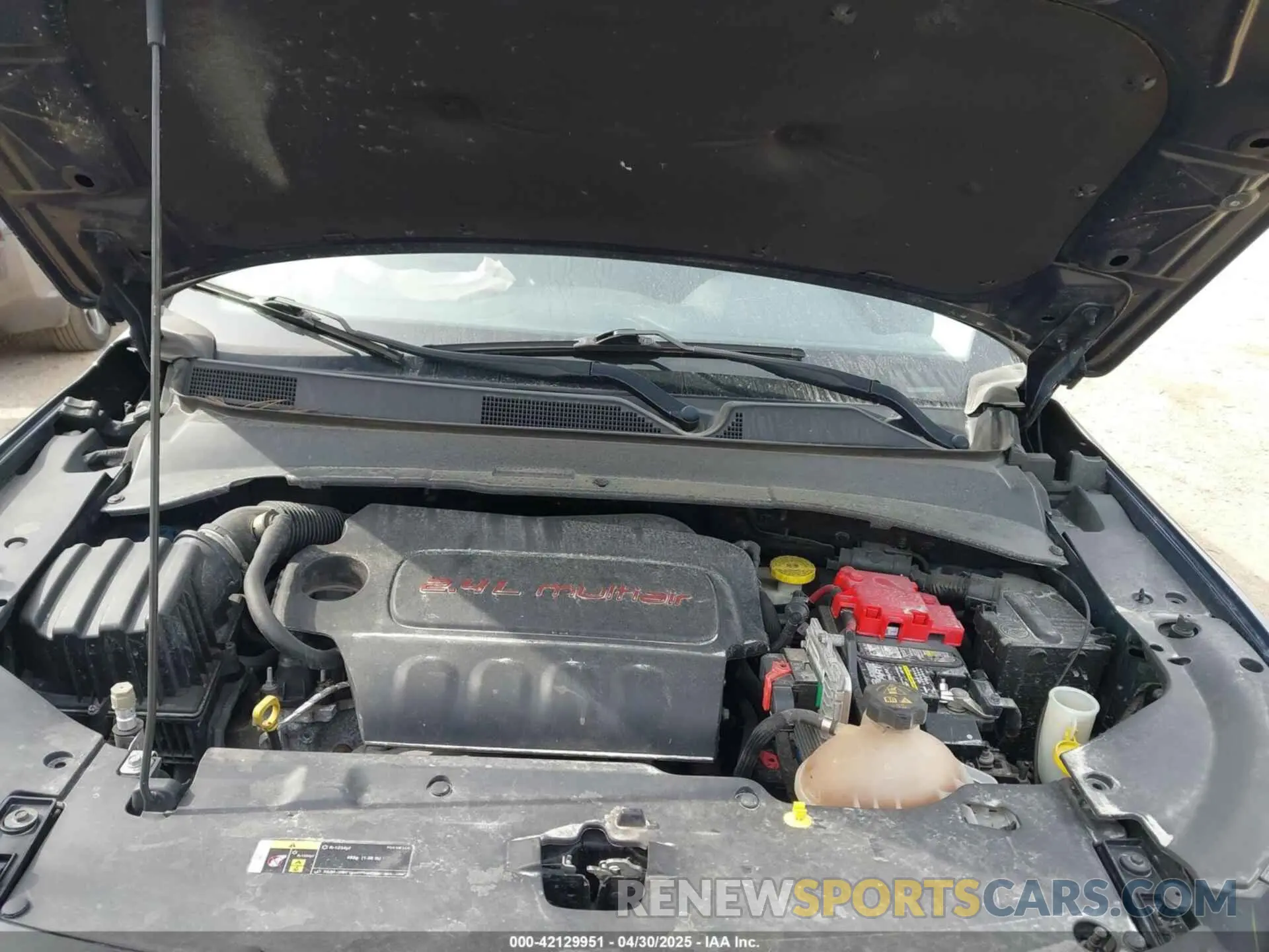10 Photograph of a damaged car 3C4NJDCB4KT747677 JEEP COMPASS 2019