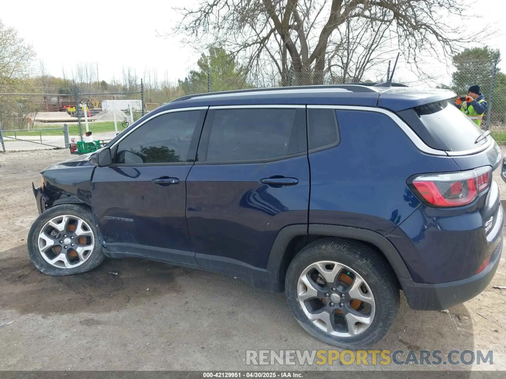 14 Photograph of a damaged car 3C4NJDCB4KT747677 JEEP COMPASS 2019