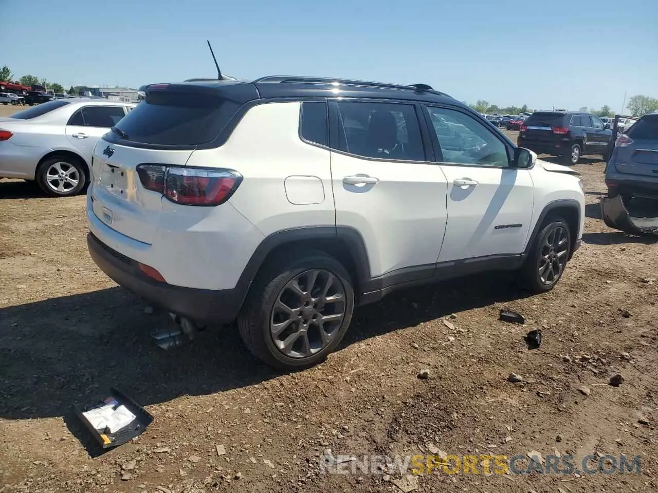 3 Photograph of a damaged car 3C4NJDCB5KT675503 JEEP COMPASS 2019