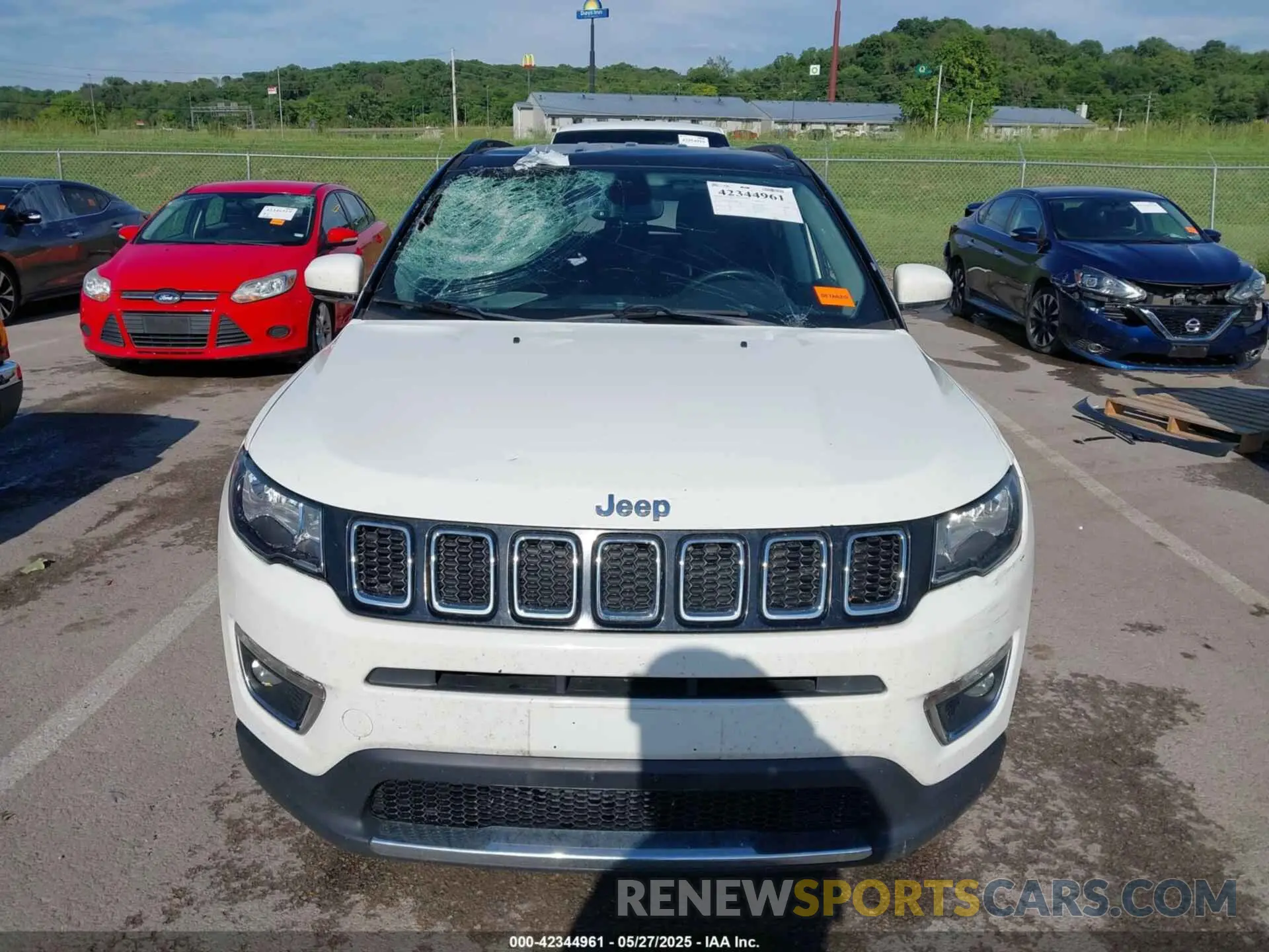 12 Фотография поврежденного автомобиля 3C4NJDCB5KT733884 JEEP COMPASS 2019