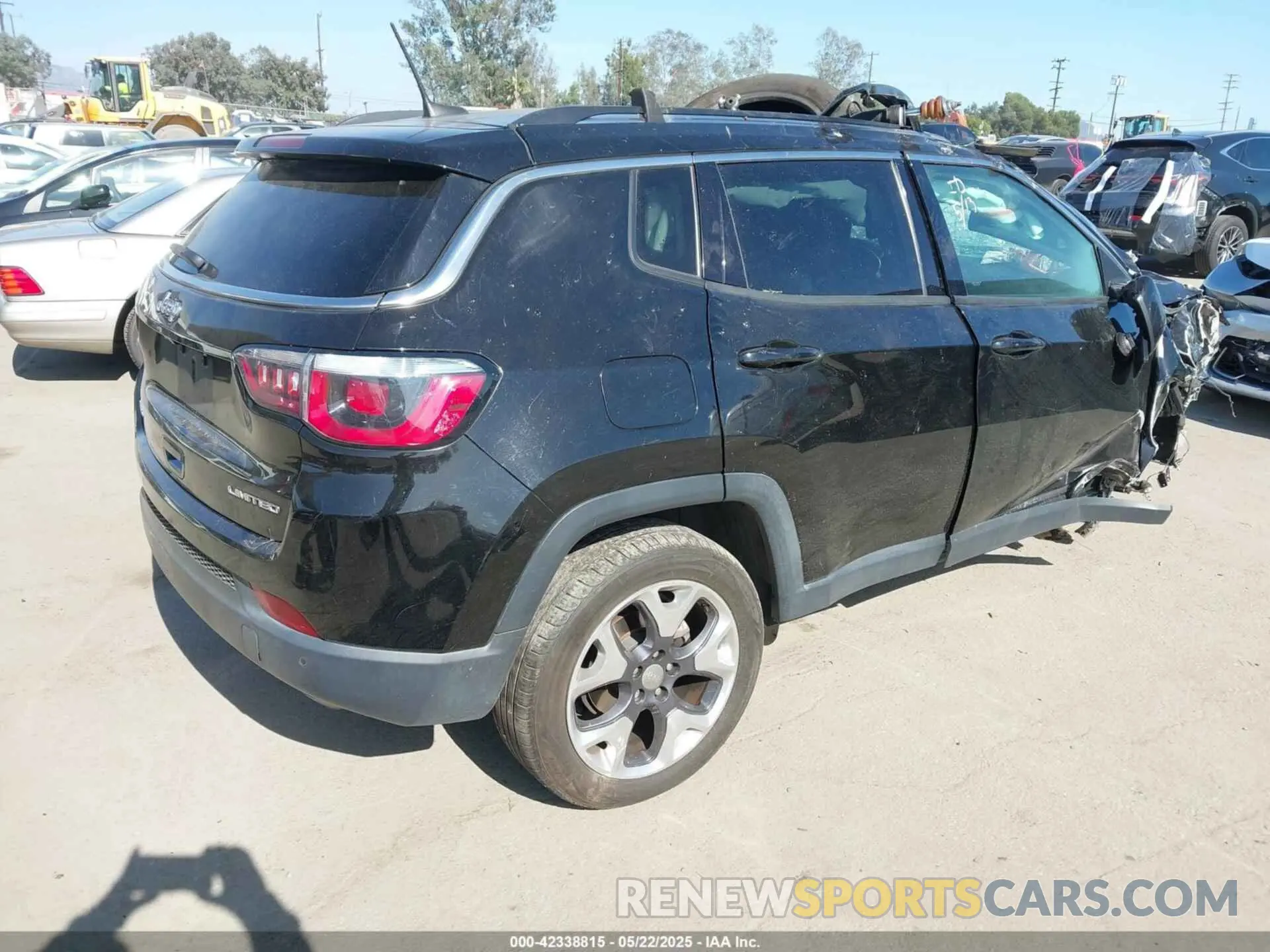 4 Photograph of a damaged car 3C4NJDCB6KT653901 JEEP COMPASS 2019