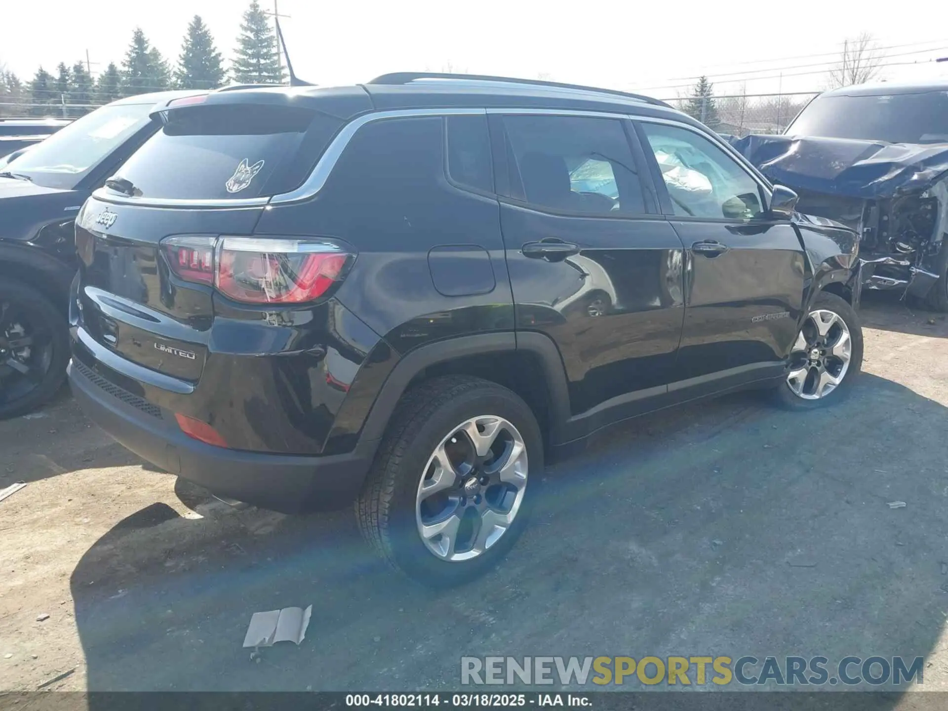 4 Photograph of a damaged car 3C4NJDCB7KT638629 JEEP COMPASS 2019