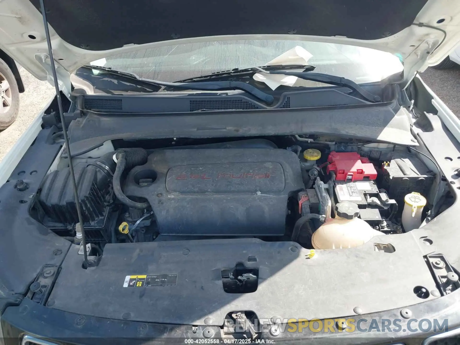 10 Photograph of a damaged car 3C4NJDCB7KT639473 JEEP COMPASS 2019