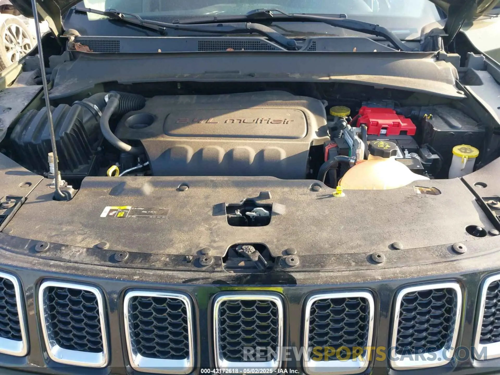 10 Photograph of a damaged car 3C4NJDCB7KT646715 JEEP COMPASS 2019