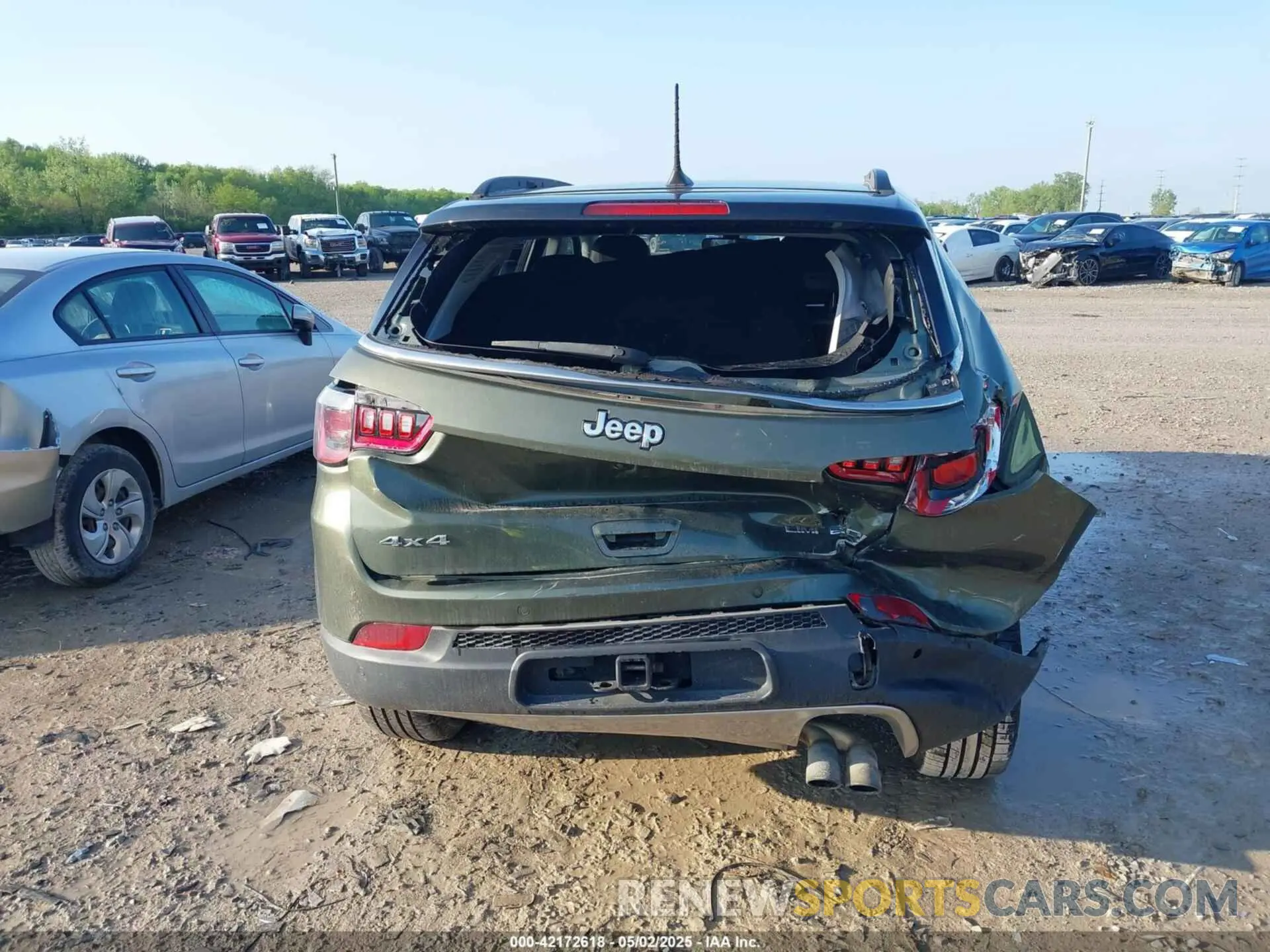 16 Photograph of a damaged car 3C4NJDCB7KT646715 JEEP COMPASS 2019