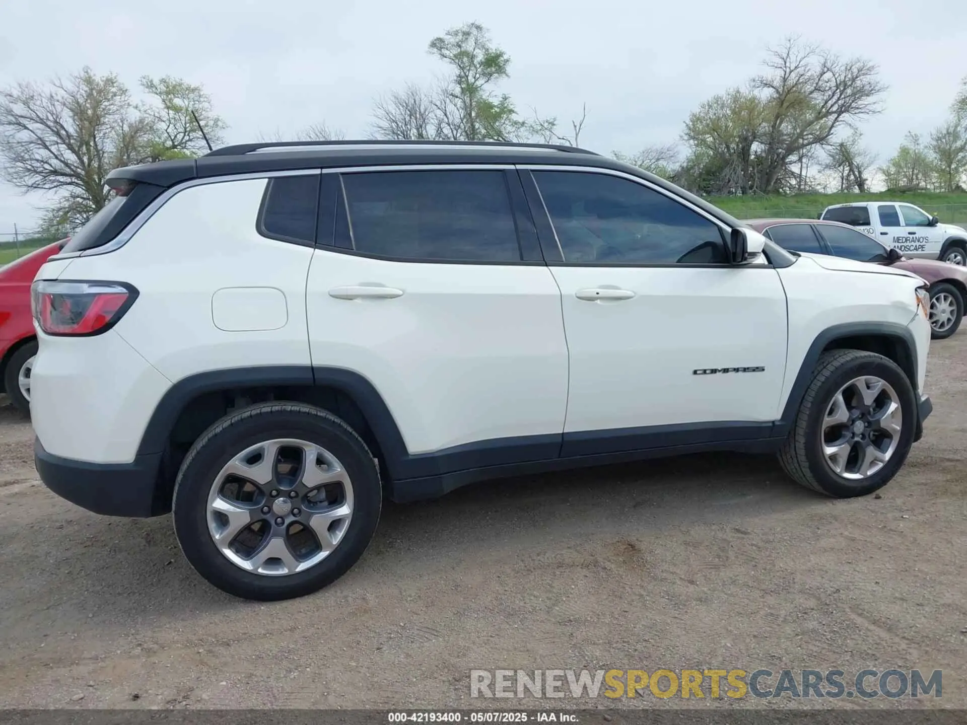 13 Photograph of a damaged car 3C4NJDCB7KT678838 JEEP COMPASS 2019