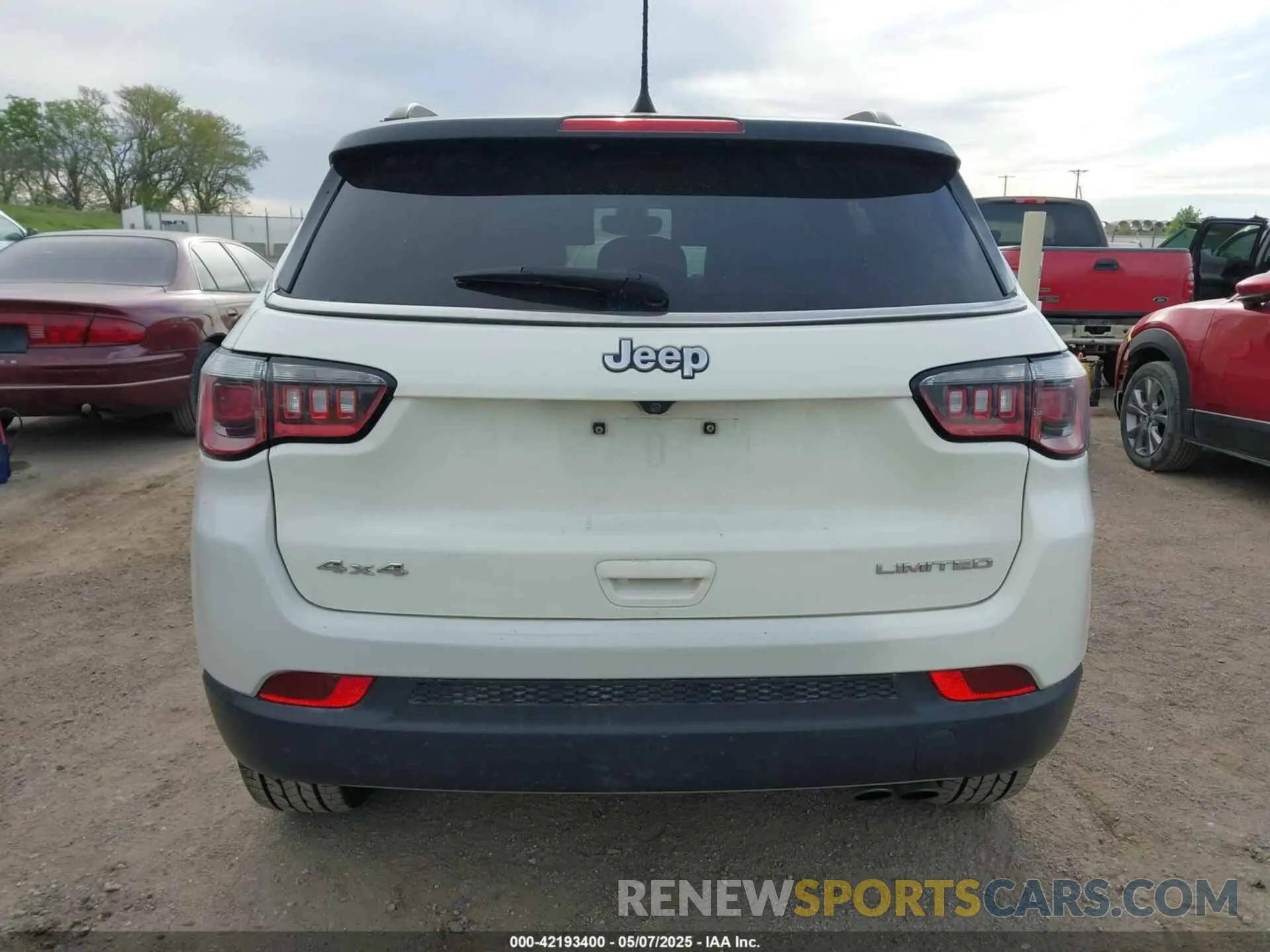16 Photograph of a damaged car 3C4NJDCB7KT678838 JEEP COMPASS 2019