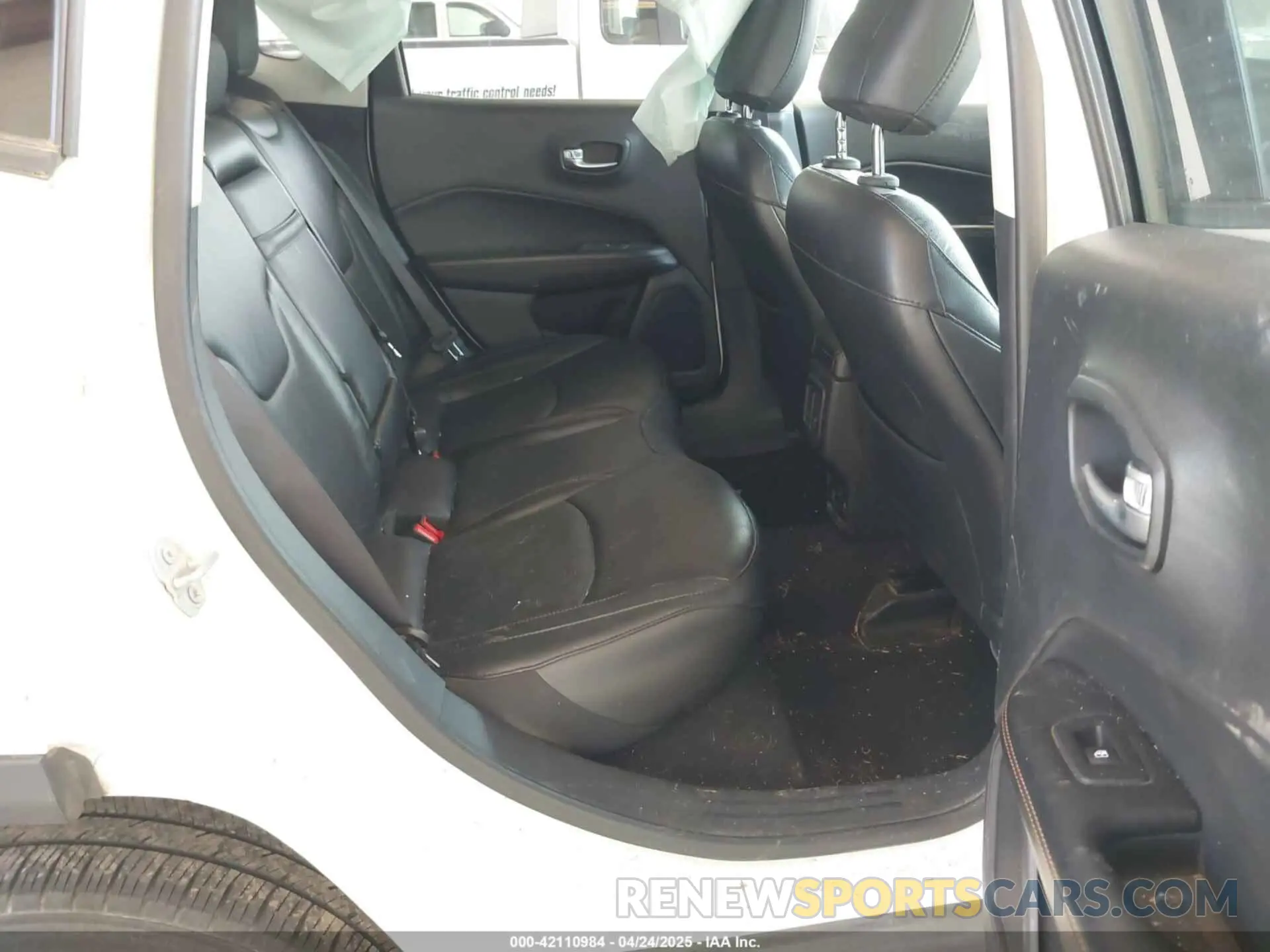 8 Фотография поврежденного автомобиля 3C4NJDCB7KT753926 JEEP COMPASS 2019