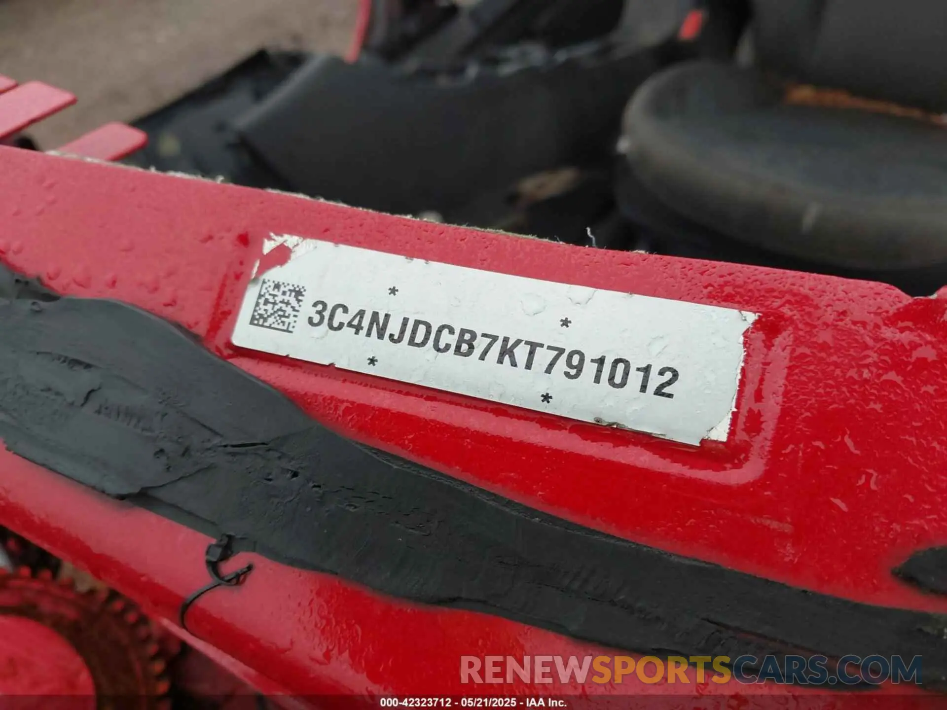 9 Photograph of a damaged car 3C4NJDCB7KT791012 JEEP COMPASS 2019