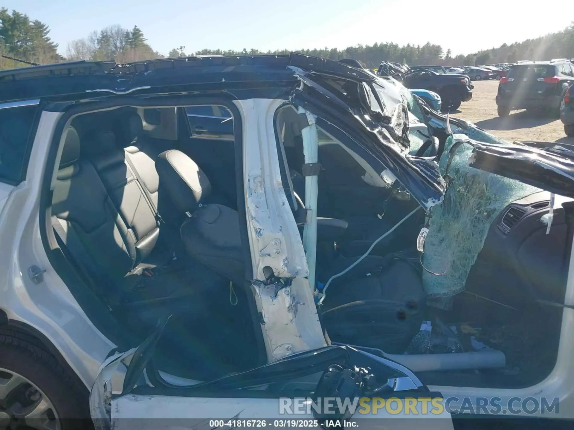 18 Photograph of a damaged car 3C4NJDCB8KT594382 JEEP COMPASS 2019
