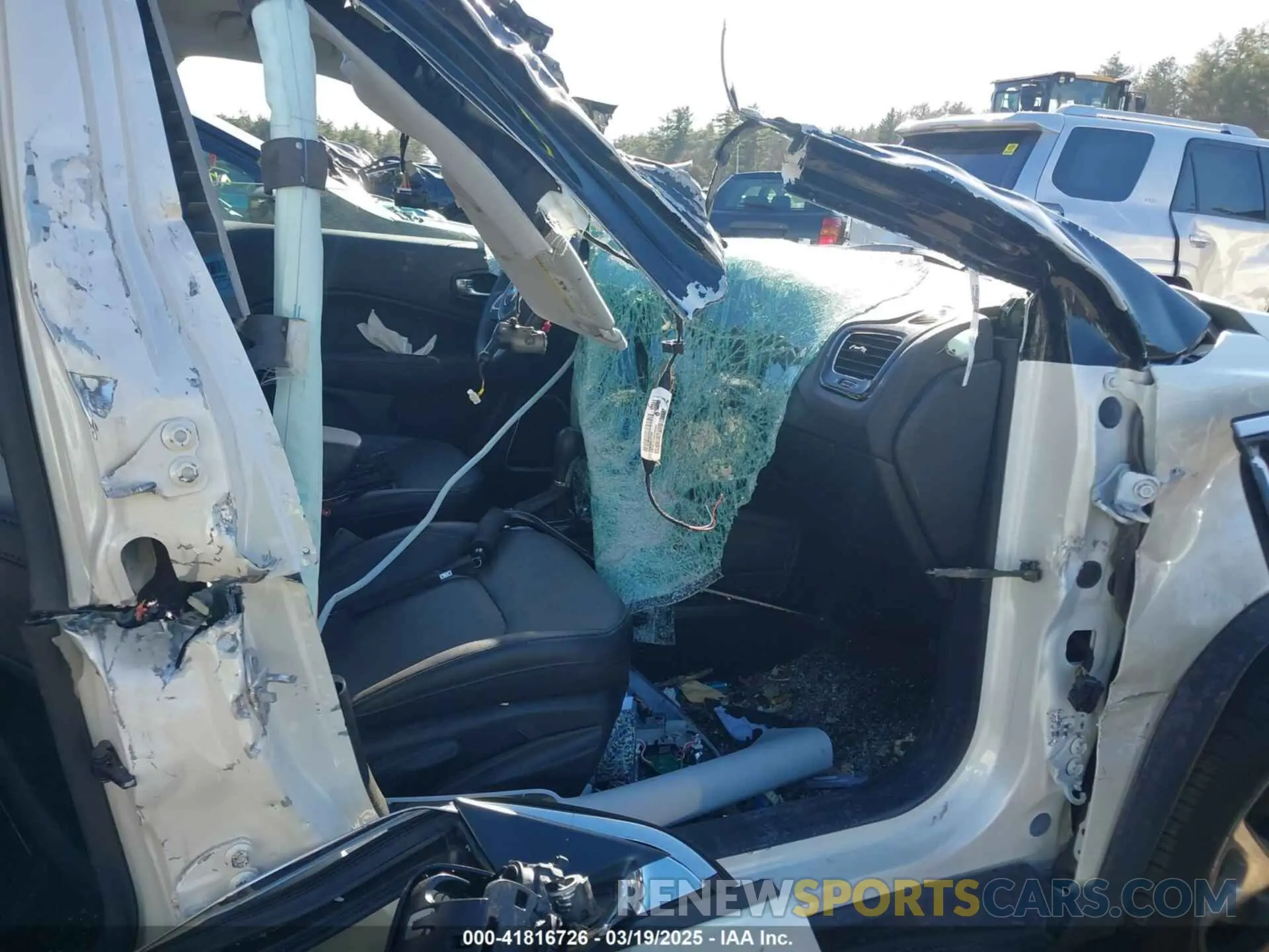5 Photograph of a damaged car 3C4NJDCB8KT594382 JEEP COMPASS 2019