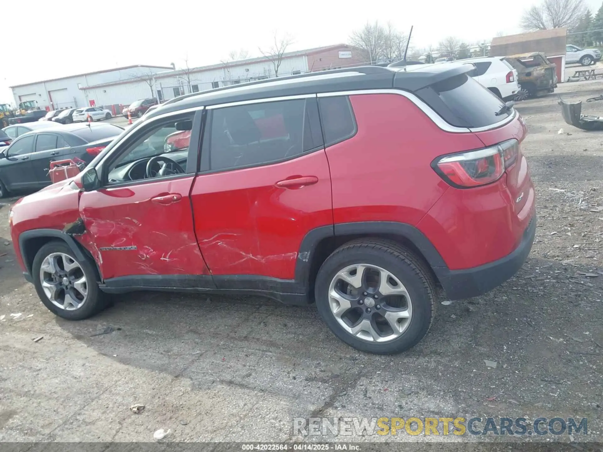 14 Photograph of a damaged car 3C4NJDCB8KT638591 JEEP COMPASS 2019
