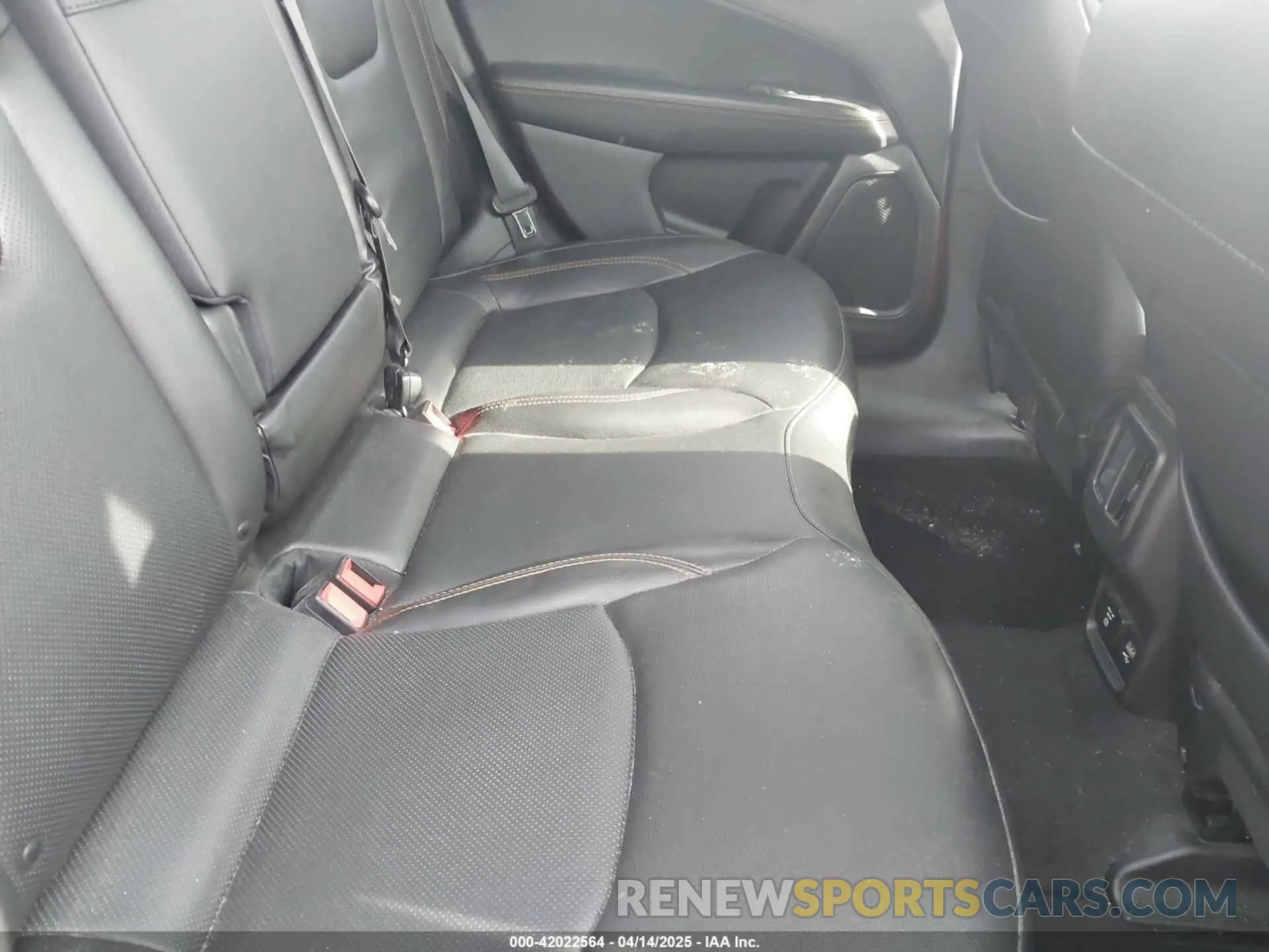 8 Photograph of a damaged car 3C4NJDCB8KT638591 JEEP COMPASS 2019