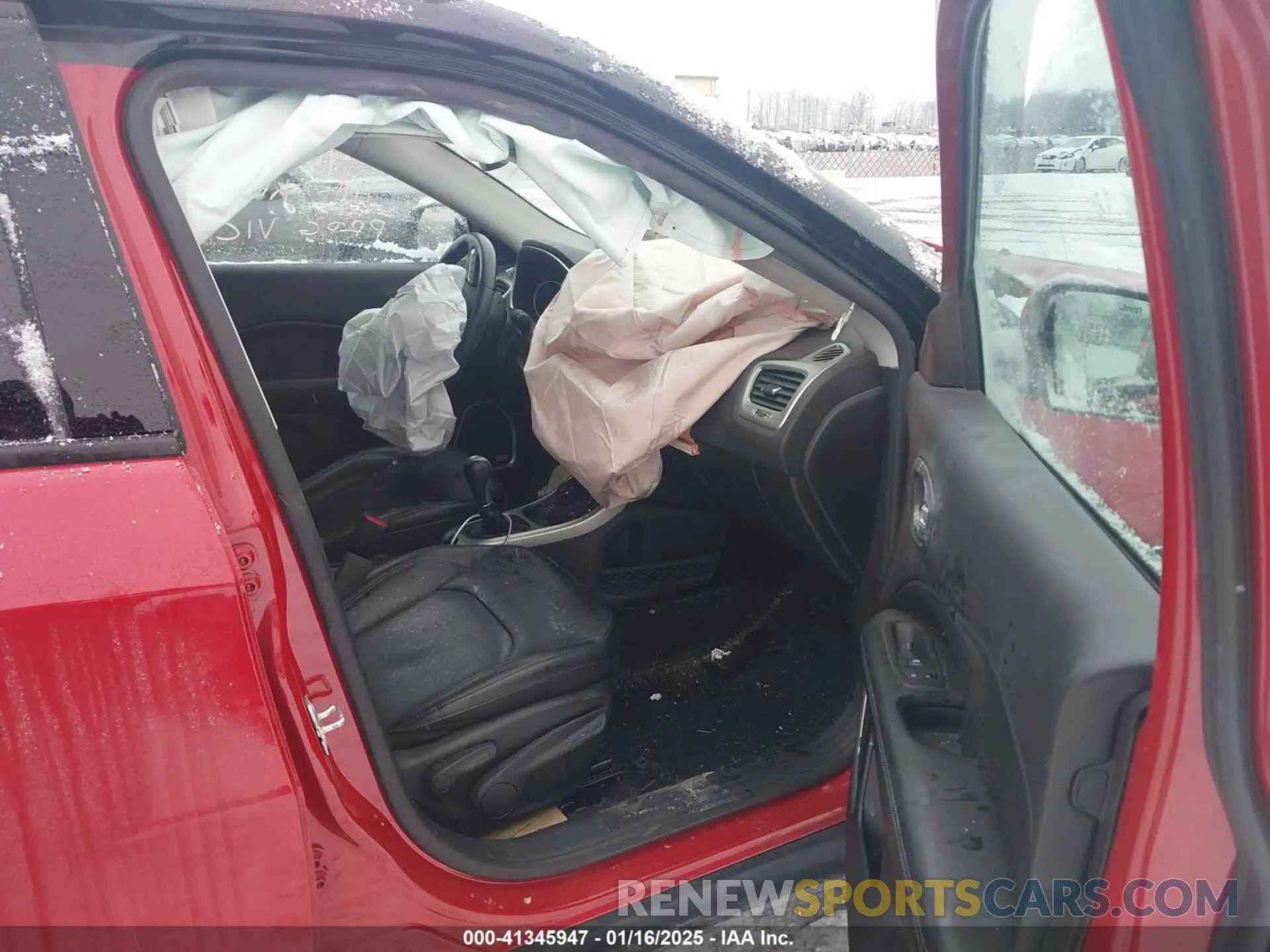5 Photograph of a damaged car 3C4NJDCB8KT827029 JEEP COMPASS 2019