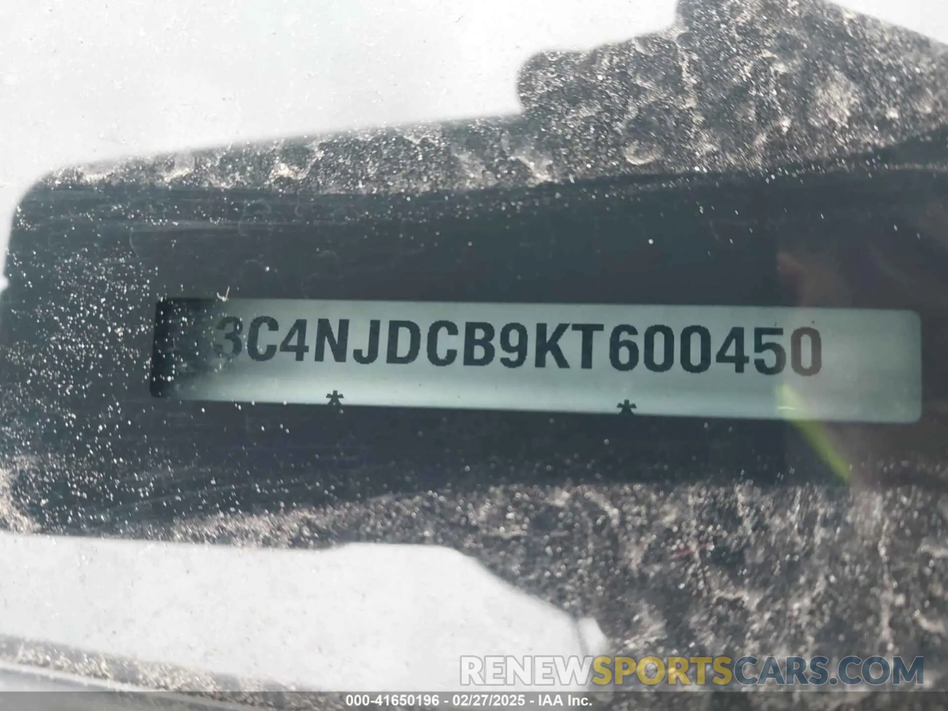17 Photograph of a damaged car 3C4NJDCB9KT600450 JEEP COMPASS 2019