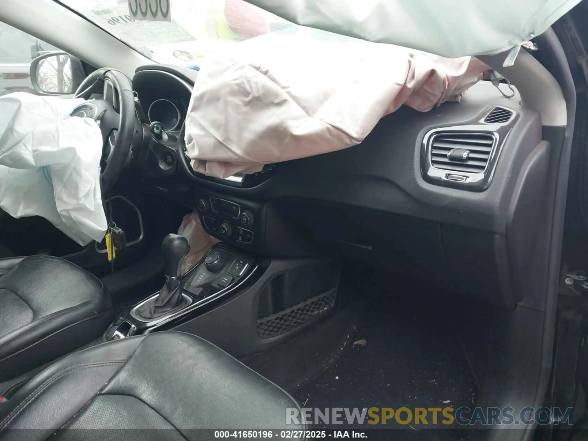 5 Photograph of a damaged car 3C4NJDCB9KT600450 JEEP COMPASS 2019