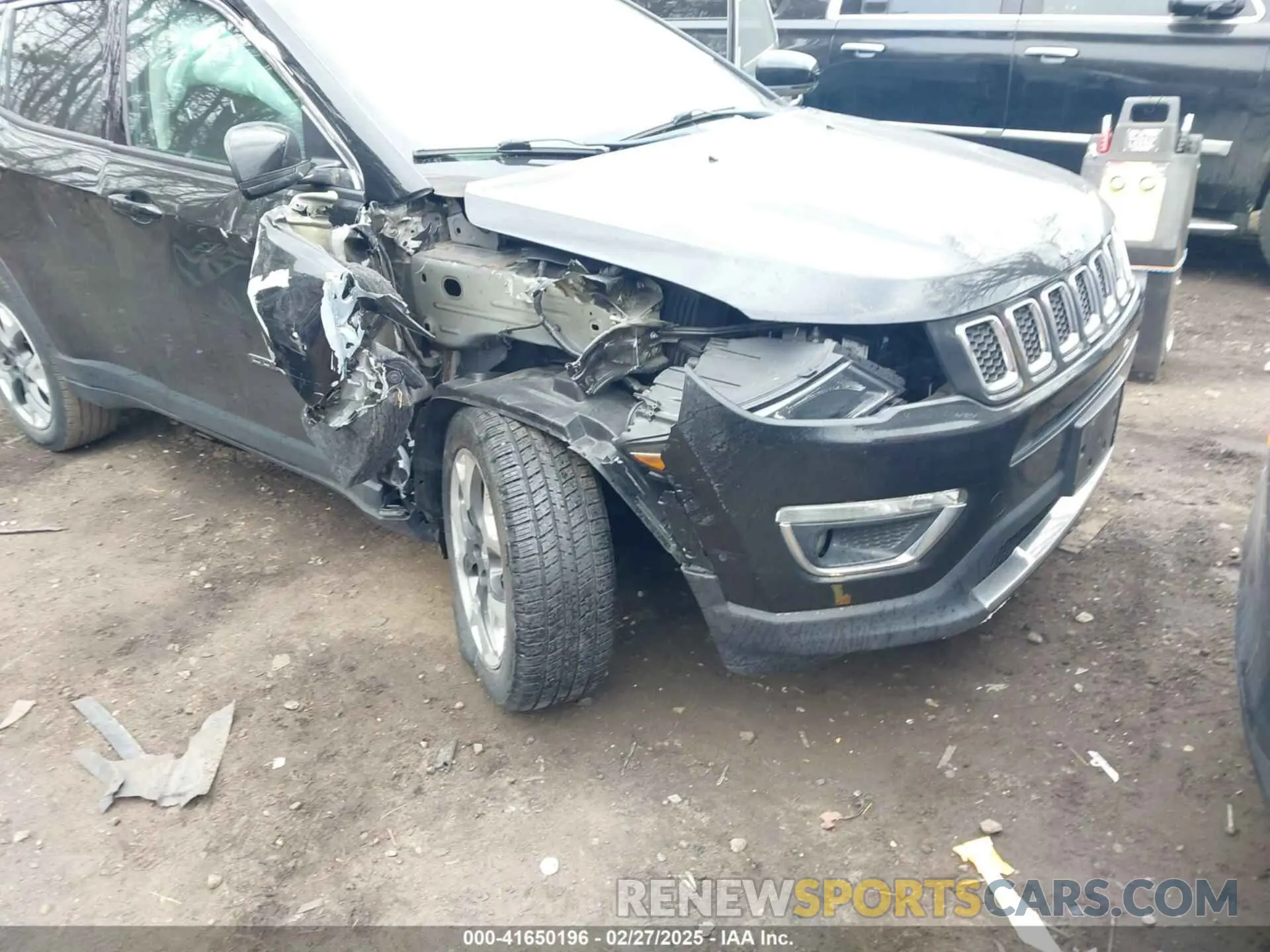 6 Photograph of a damaged car 3C4NJDCB9KT600450 JEEP COMPASS 2019