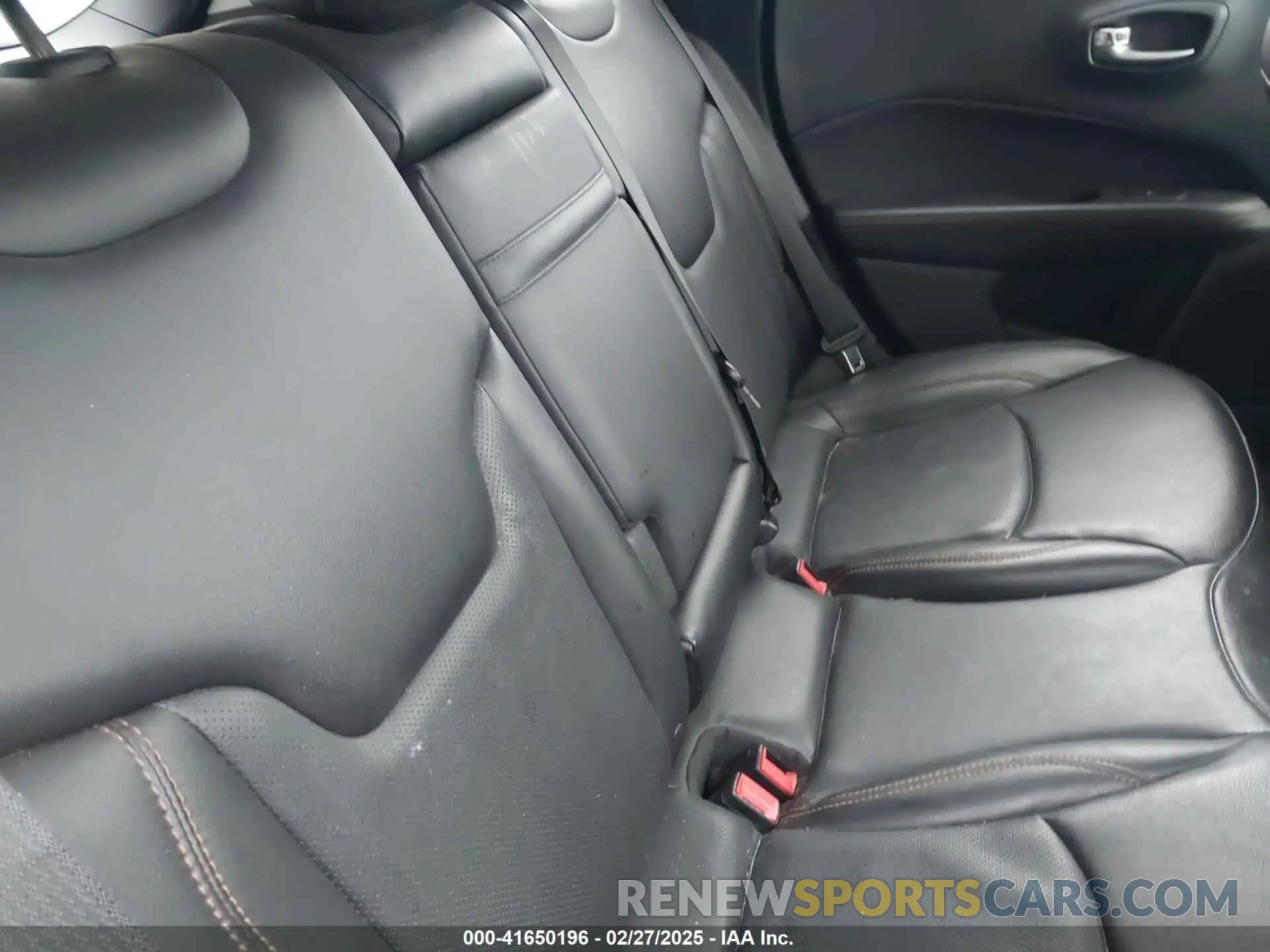 8 Photograph of a damaged car 3C4NJDCB9KT600450 JEEP COMPASS 2019