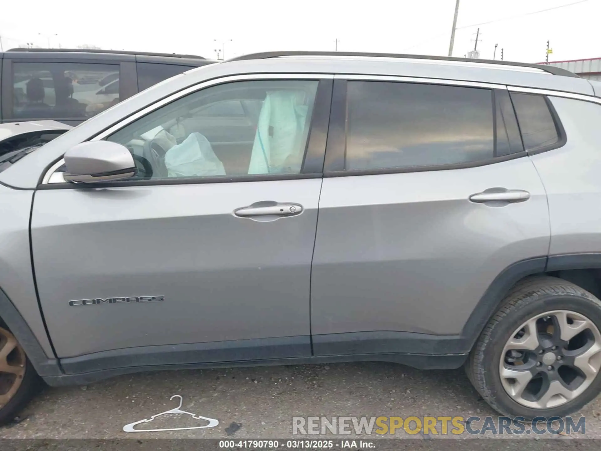13 Photograph of a damaged car 3C4NJDCB9KT620682 JEEP COMPASS 2019